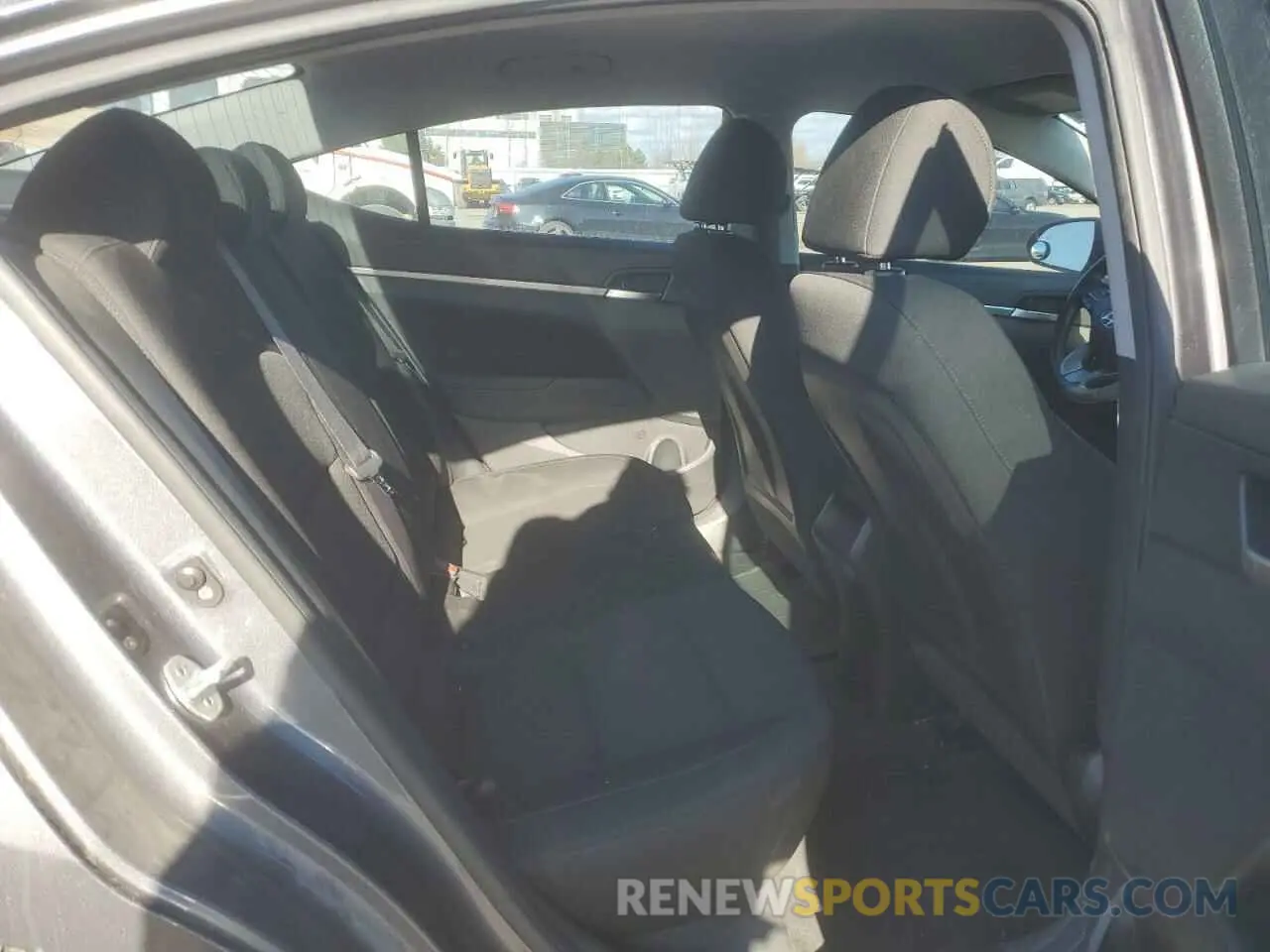 10 fotografías del automóvil dañado KMHD84LF3LU911630 HYUNDAI ELANTRA 2020
