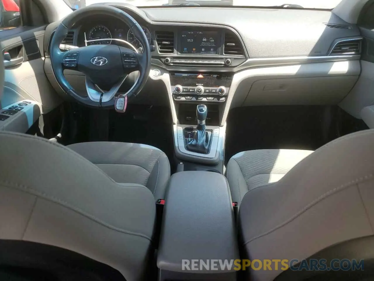 8 fotografías del automóvil dañado KMHD84LF5LU961235 HYUNDAI ELANTRA 2020