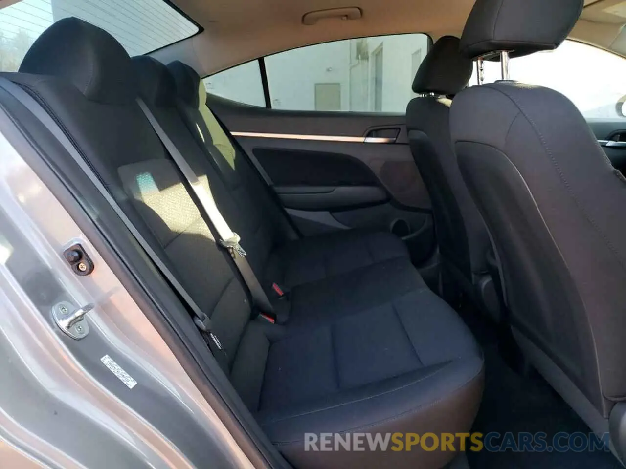 10 fotografías del automóvil dañado KMHD84LF6LU080222 HYUNDAI ELANTRA 2020