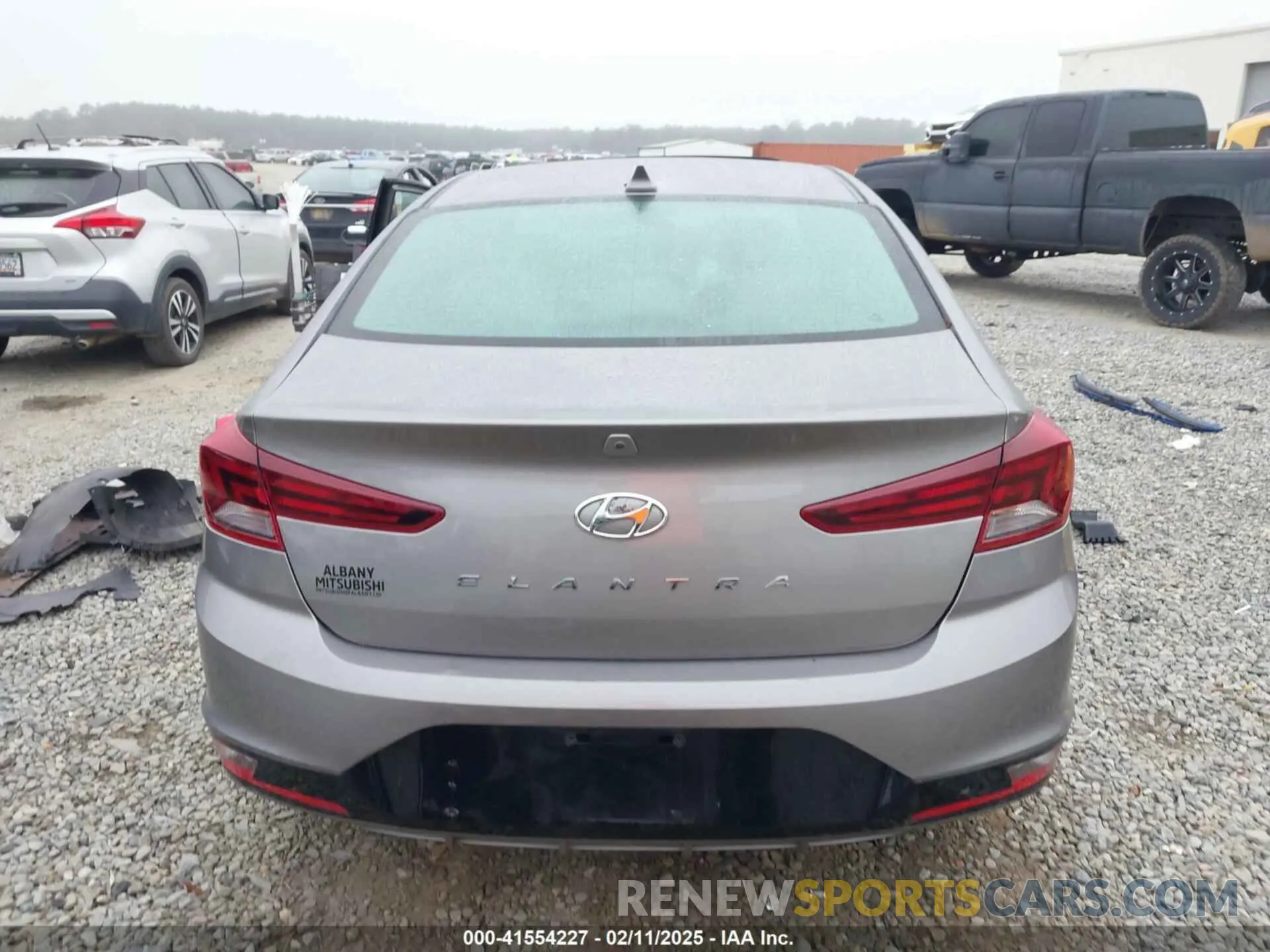 16 fotografías del automóvil dañado KMHD84LF6LU105488 HYUNDAI ELANTRA 2020