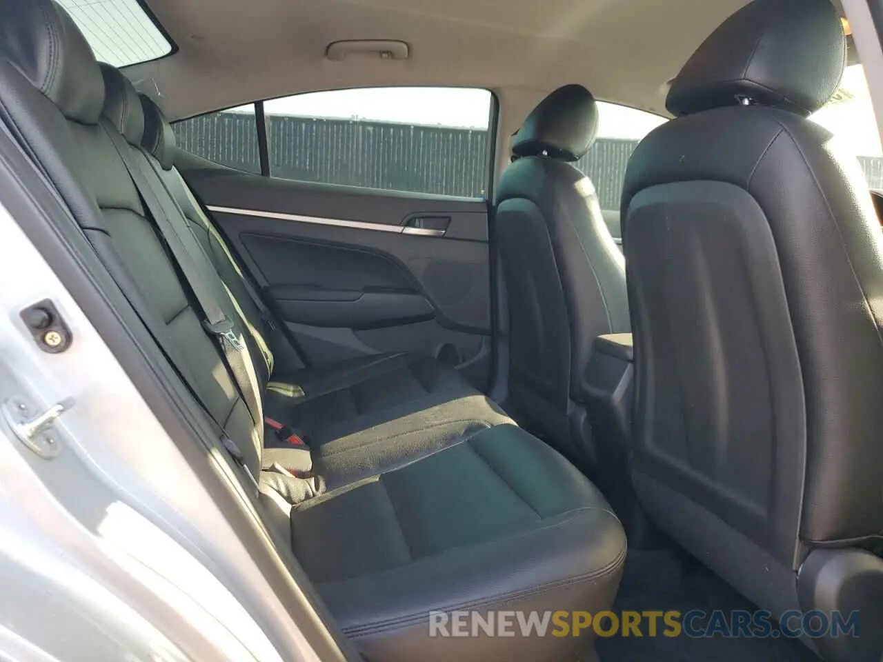 10 fotografías del automóvil dañado KMHD84LF6LU105636 HYUNDAI ELANTRA 2020