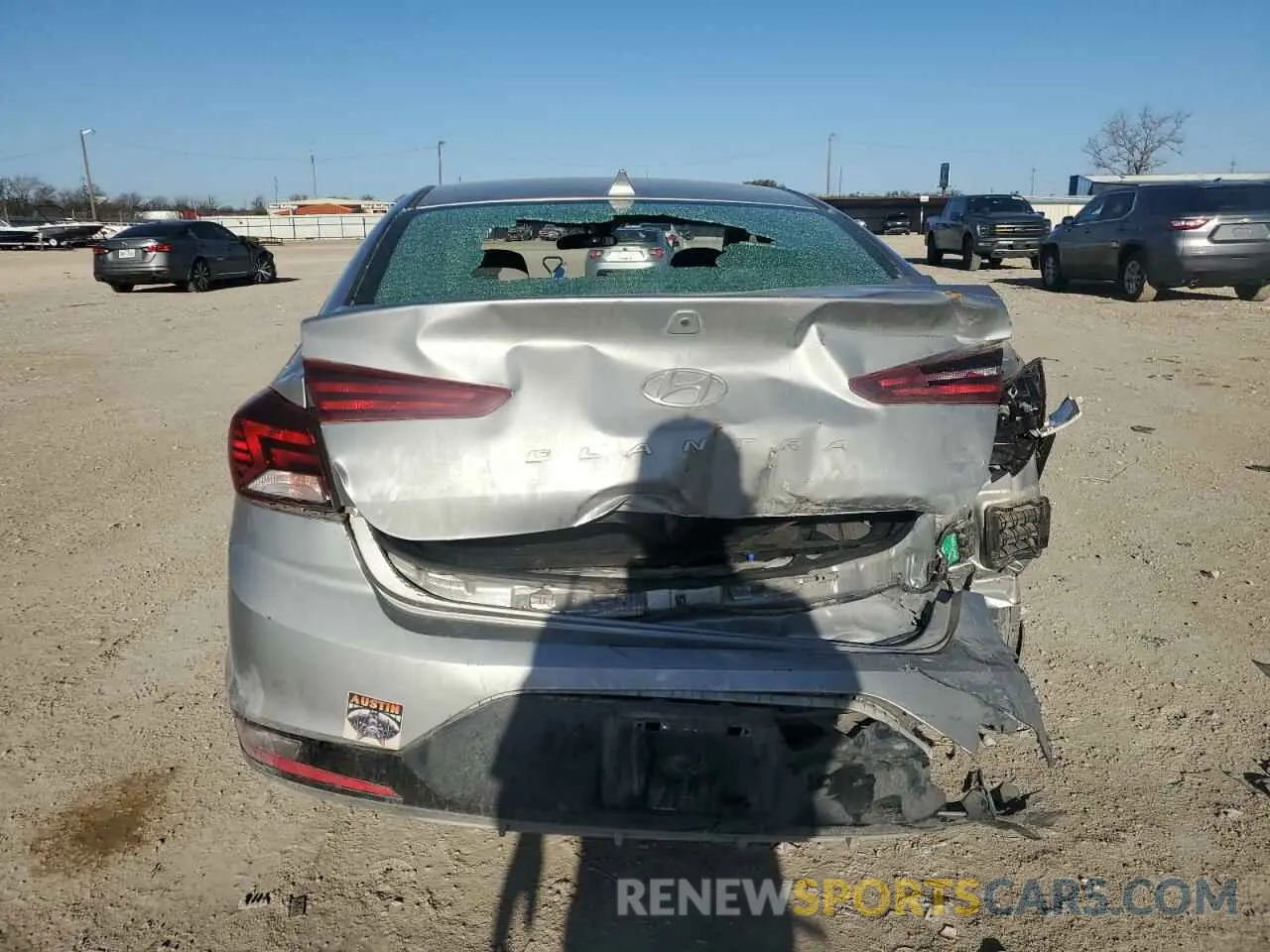 6 fotografías del automóvil dañado KMHD84LF6LU937512 HYUNDAI ELANTRA 2020