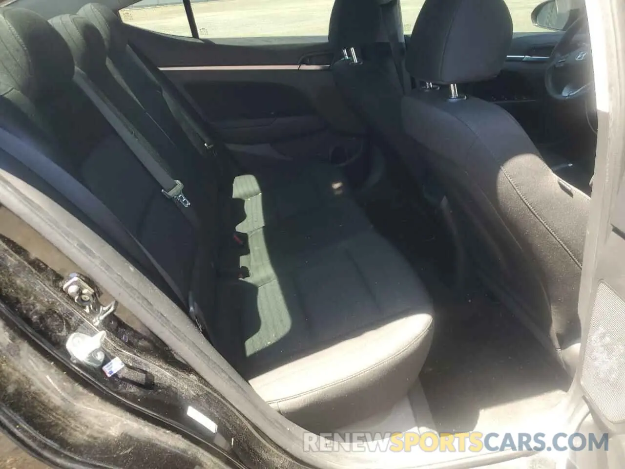 10 fotografías del automóvil dañado KMHD84LF6LU986547 HYUNDAI ELANTRA 2020