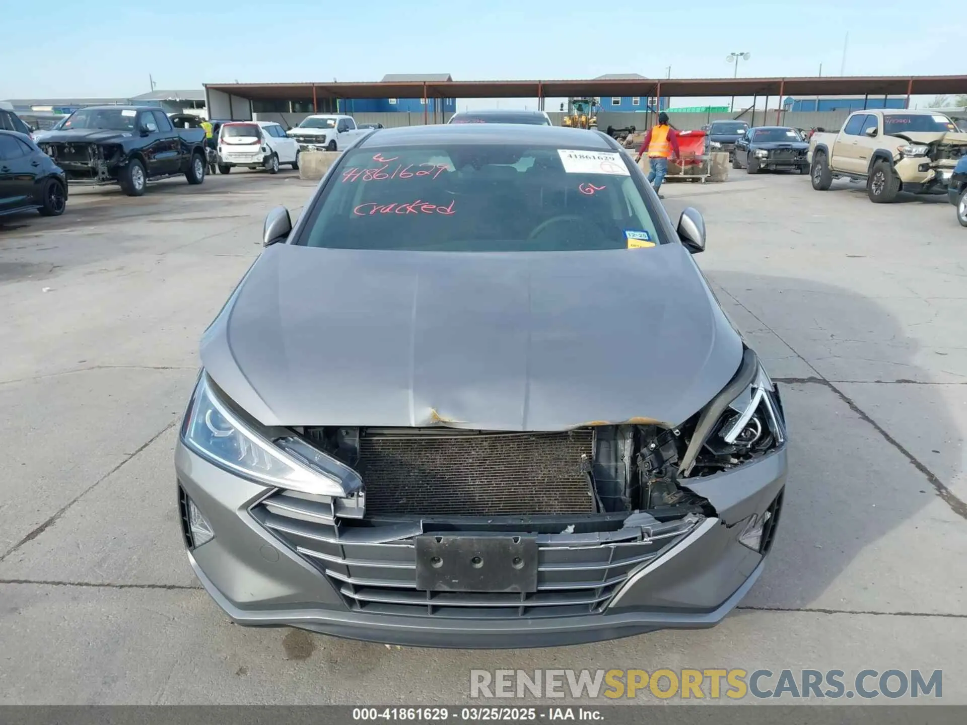 13 fotografías del automóvil dañado KMHD84LF7LU030655 HYUNDAI ELANTRA 2020