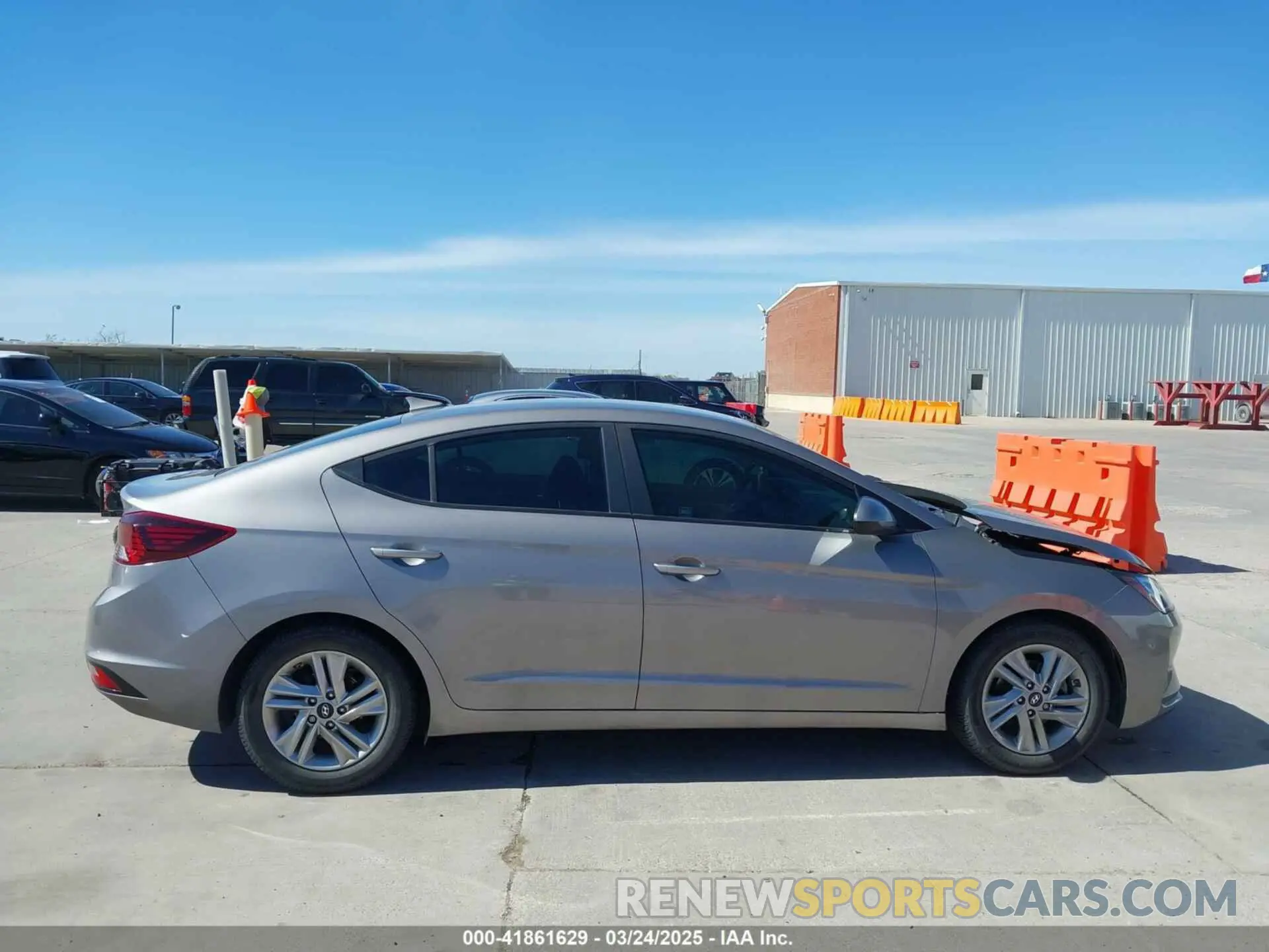 14 fotografías del automóvil dañado KMHD84LF7LU030655 HYUNDAI ELANTRA 2020