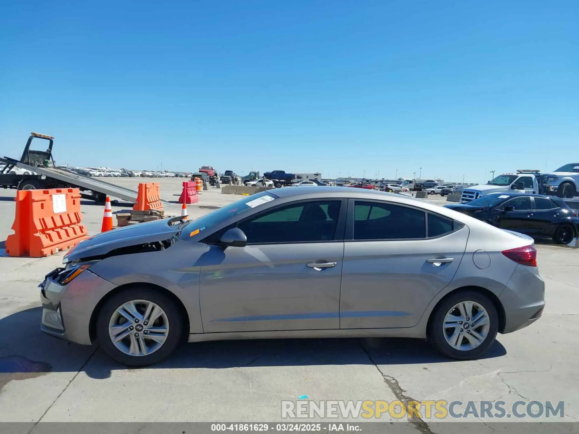15 fotografías del automóvil dañado KMHD84LF7LU030655 HYUNDAI ELANTRA 2020