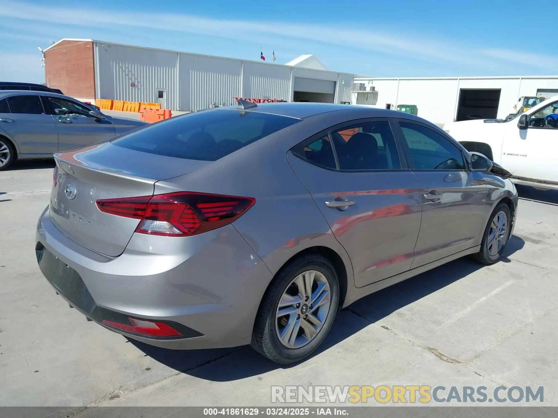 4 fotografías del automóvil dañado KMHD84LF7LU030655 HYUNDAI ELANTRA 2020