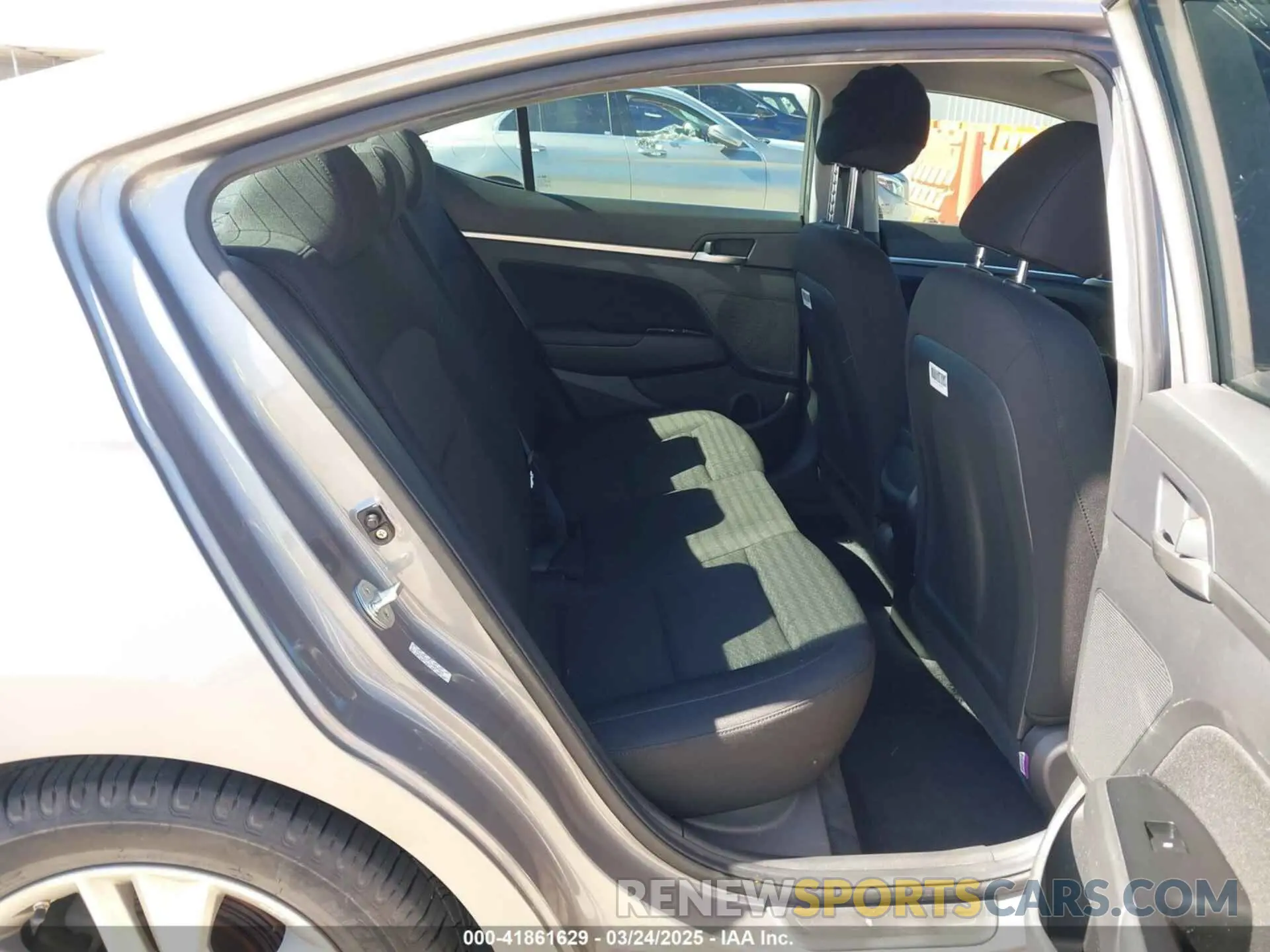 8 fotografías del automóvil dañado KMHD84LF7LU030655 HYUNDAI ELANTRA 2020