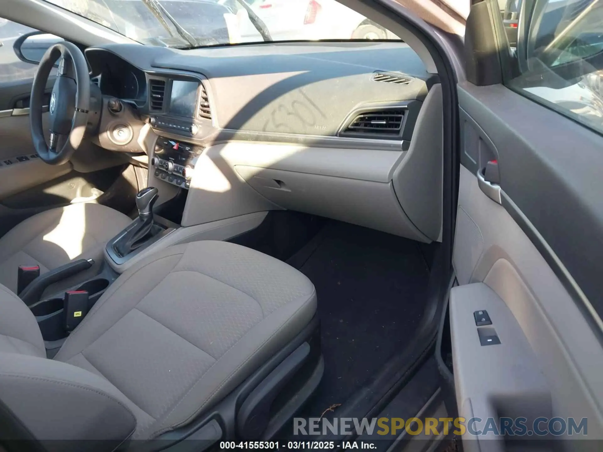 5 fotografías del automóvil dañado KMHD84LF7LU938197 HYUNDAI ELANTRA 2020