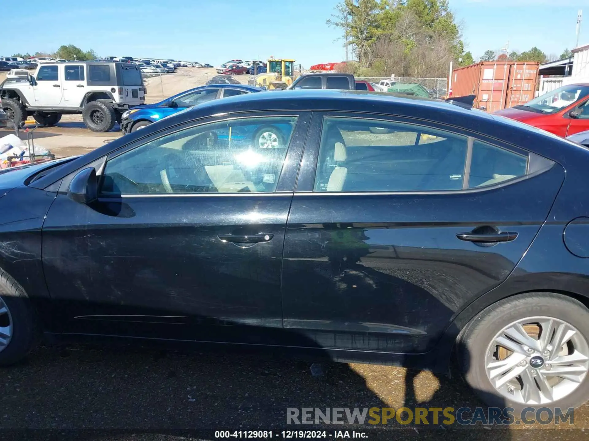 14 fotografías del automóvil dañado KMHD84LF7LU938409 HYUNDAI ELANTRA 2020