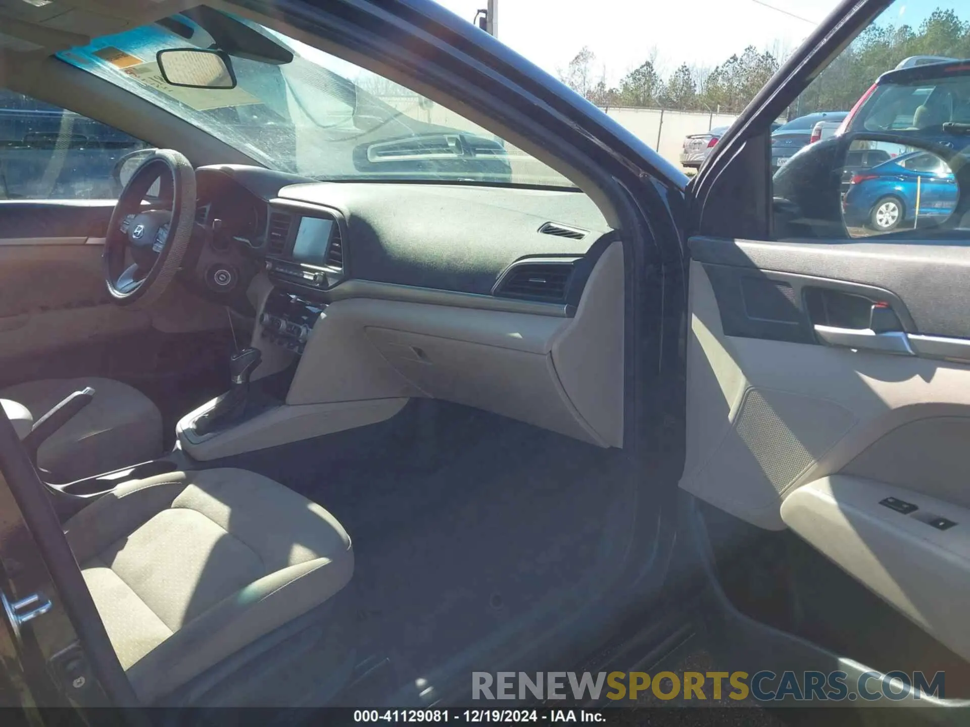 5 fotografías del automóvil dañado KMHD84LF7LU938409 HYUNDAI ELANTRA 2020