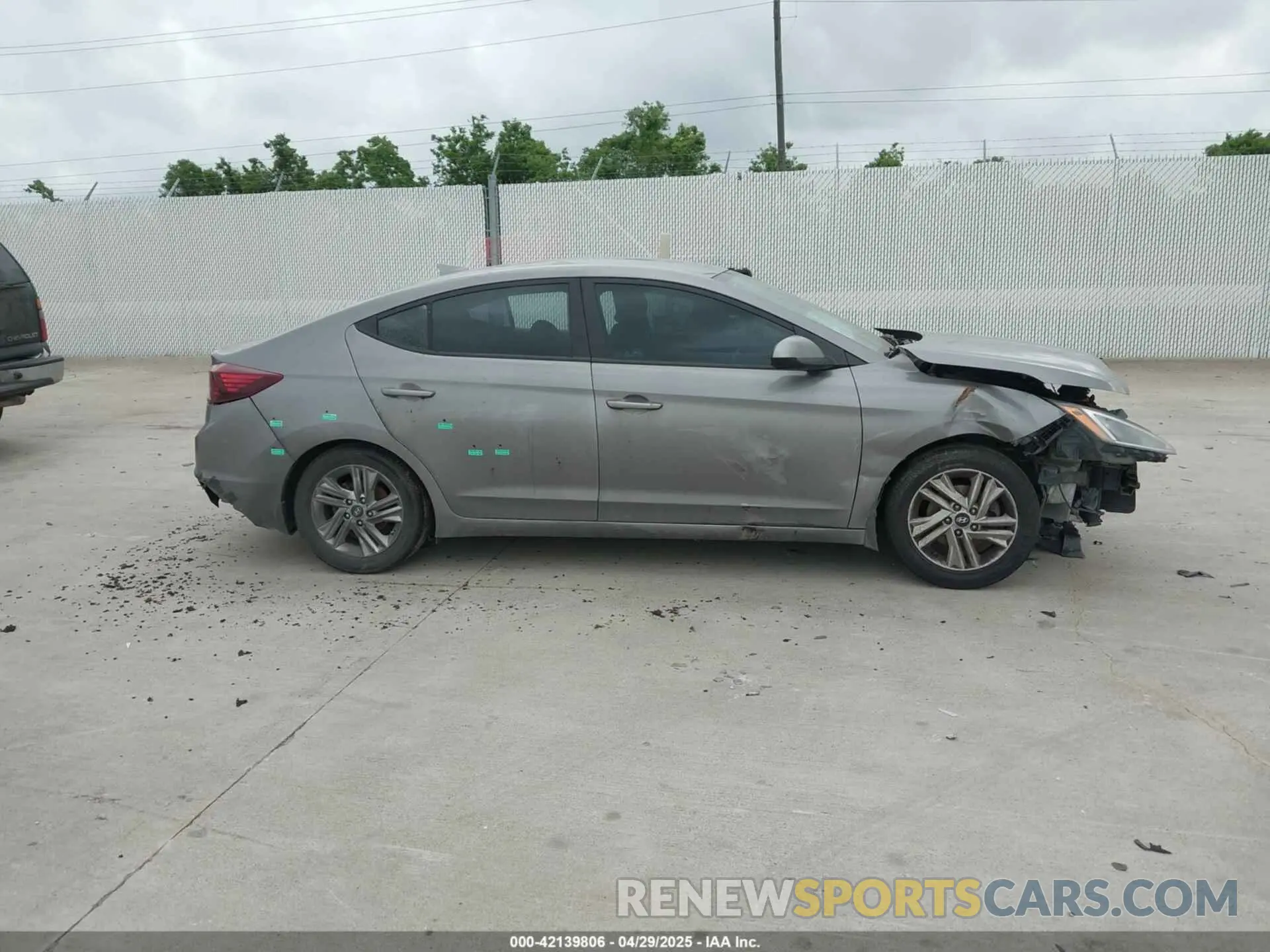 13 fotografías del automóvil dañado KMHD84LF7LU980207 HYUNDAI ELANTRA 2020