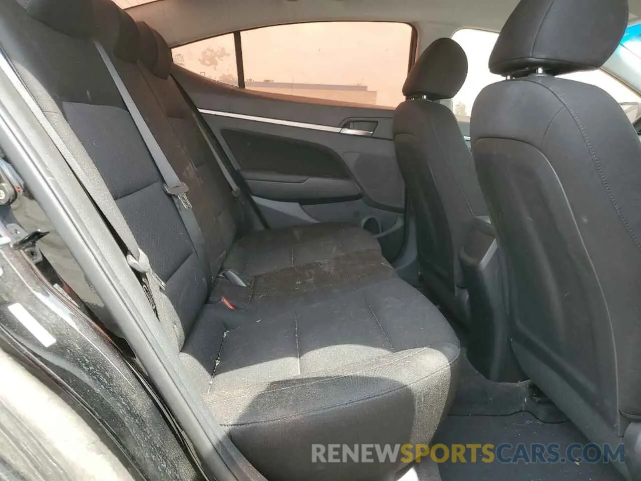 10 fotografías del automóvil dañado KMHD84LF8LU076916 HYUNDAI ELANTRA 2020