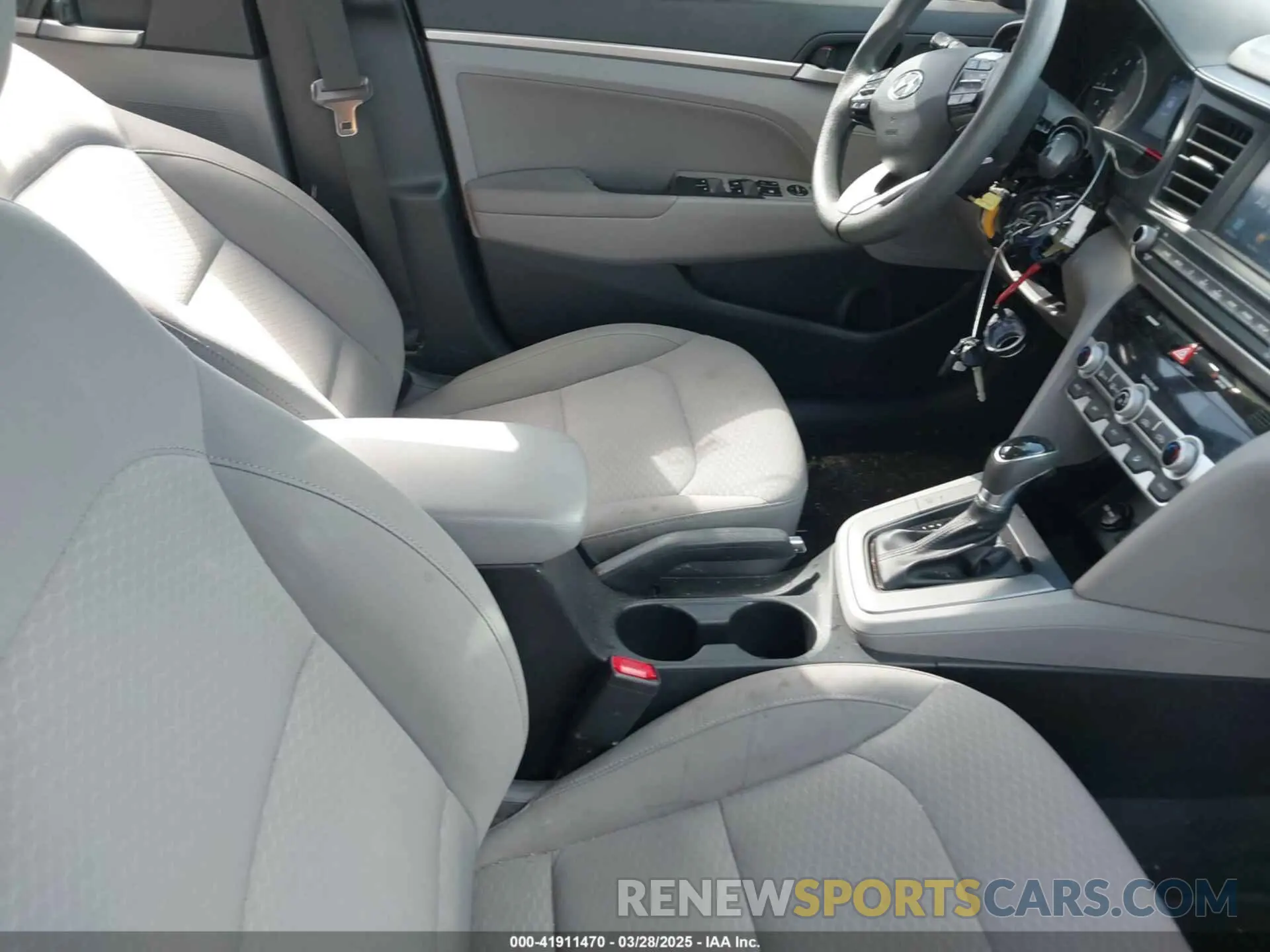 5 fotografías del automóvil dañado KMHD84LF8LU948480 HYUNDAI ELANTRA 2020