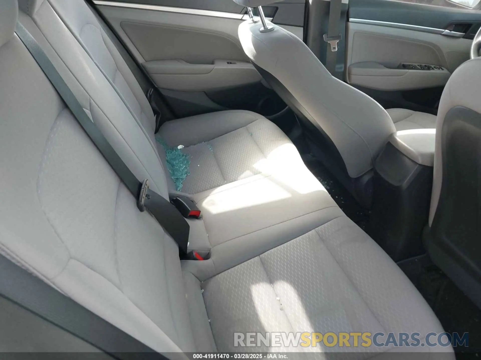 8 fotografías del automóvil dañado KMHD84LF8LU948480 HYUNDAI ELANTRA 2020