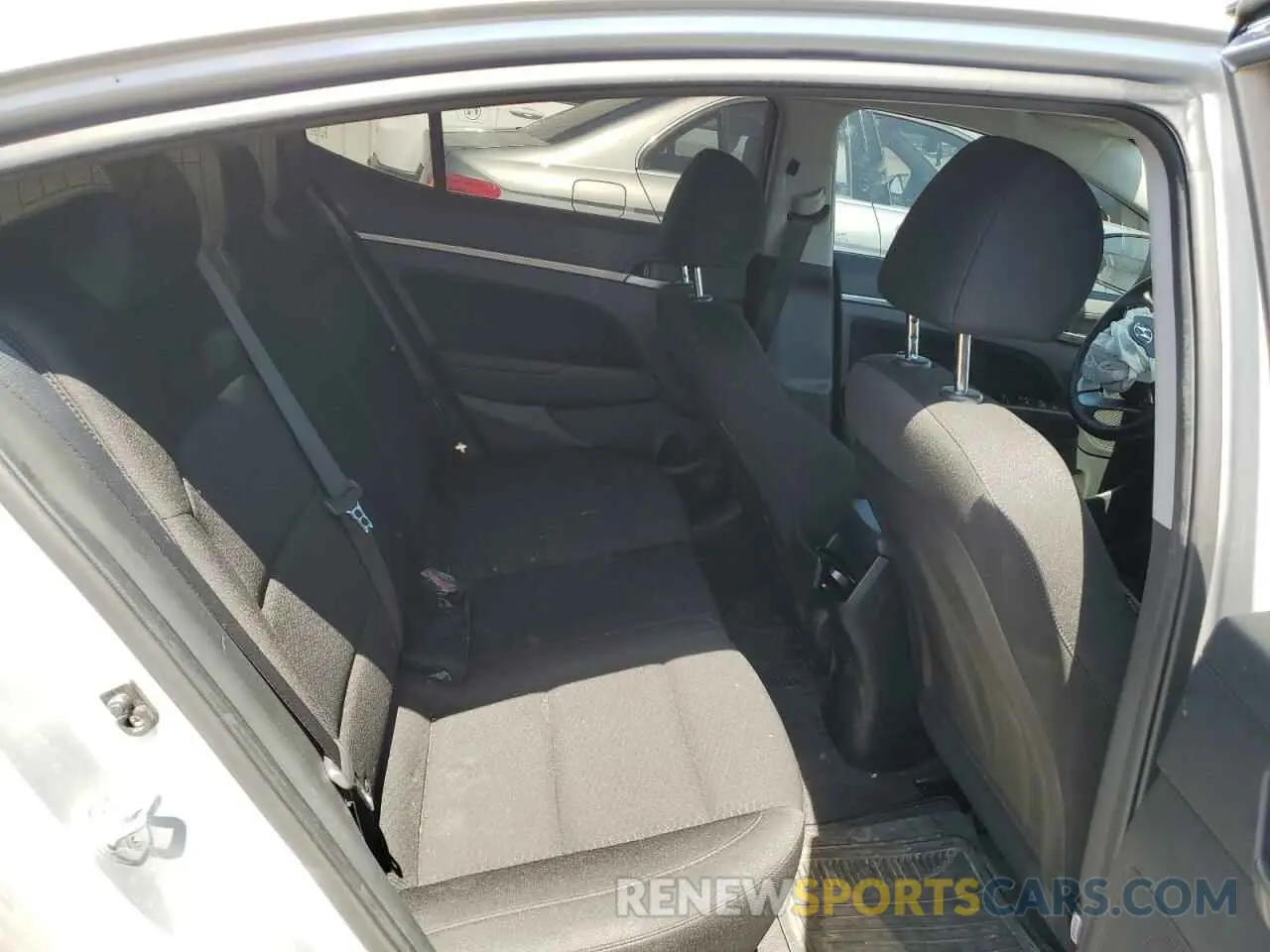 10 fotografías del automóvil dañado KMHD84LF9LU110720 HYUNDAI ELANTRA 2020