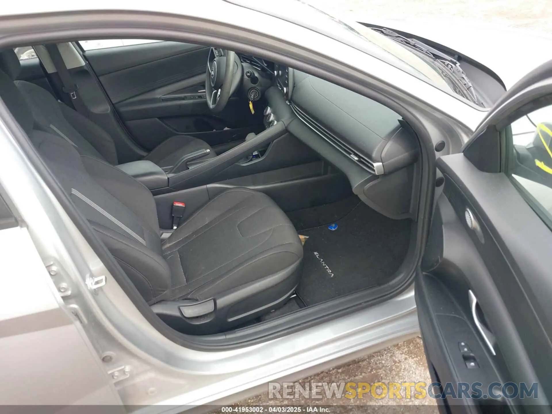 5 fotografías del automóvil dañado 5NPLL4AG3MH015933 HYUNDAI ELANTRA 2021