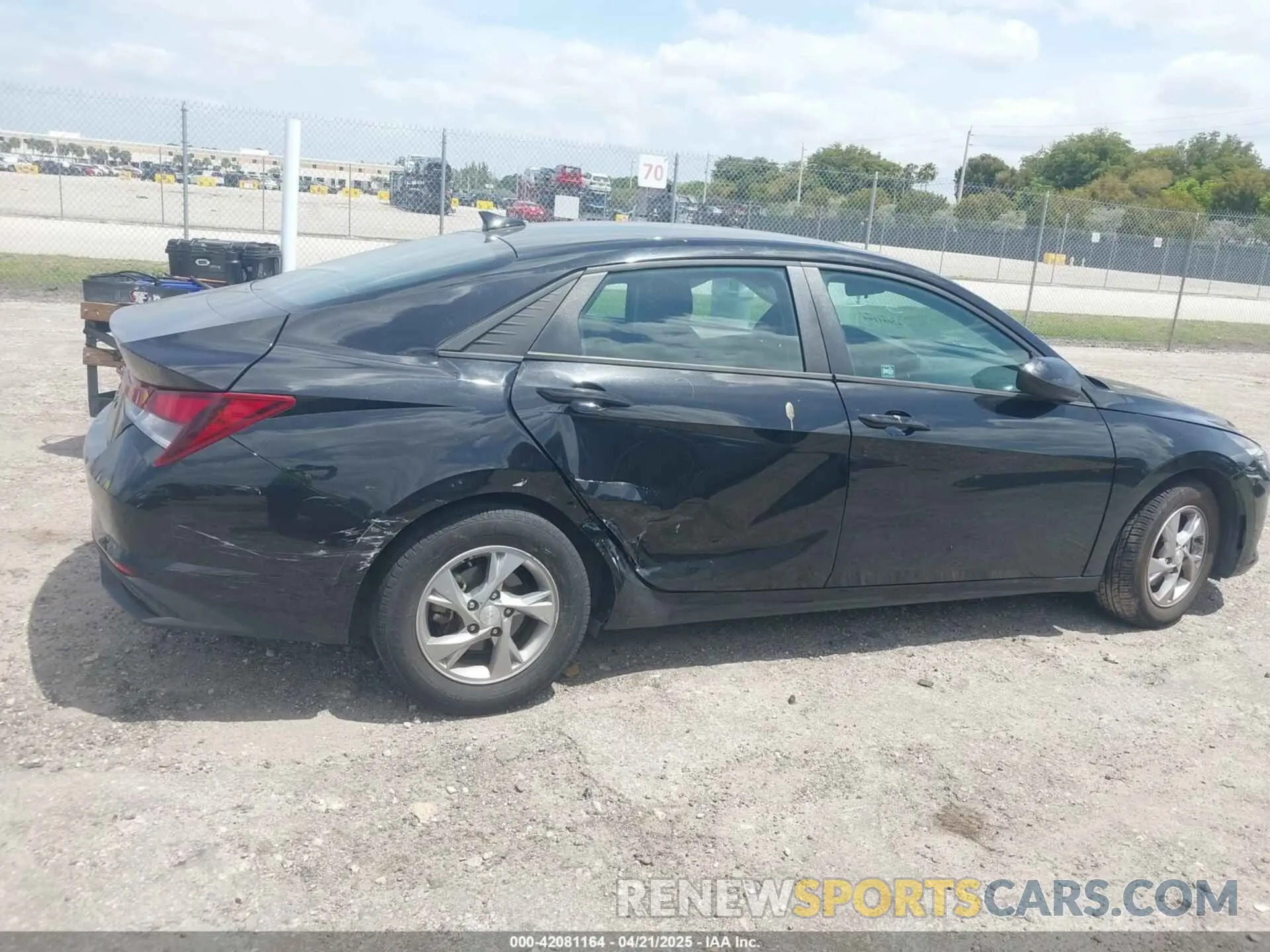 12 fotografías del automóvil dañado 5NPLL4AG8MH037152 HYUNDAI ELANTRA 2021