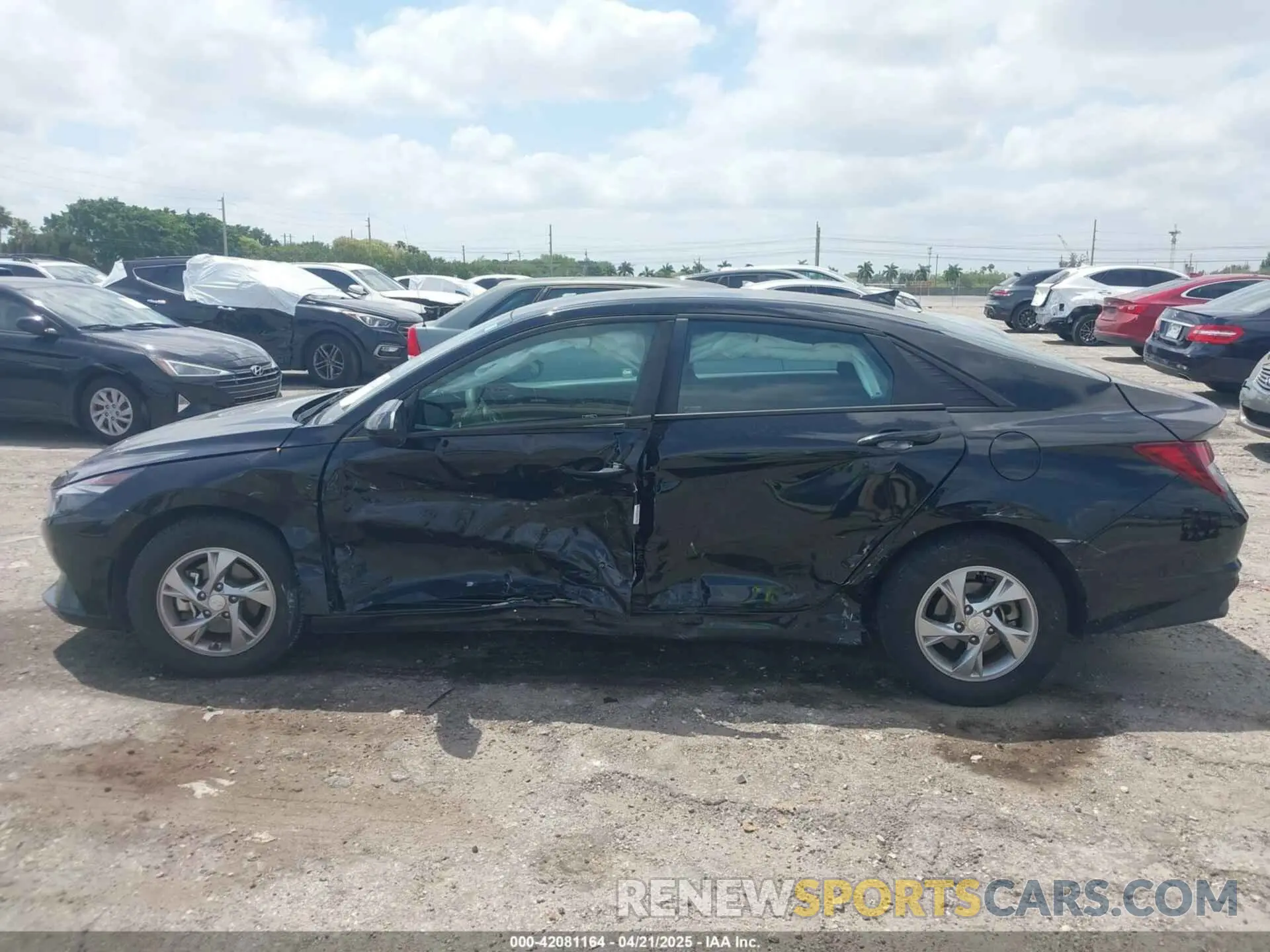 13 fotografías del automóvil dañado 5NPLL4AG8MH037152 HYUNDAI ELANTRA 2021