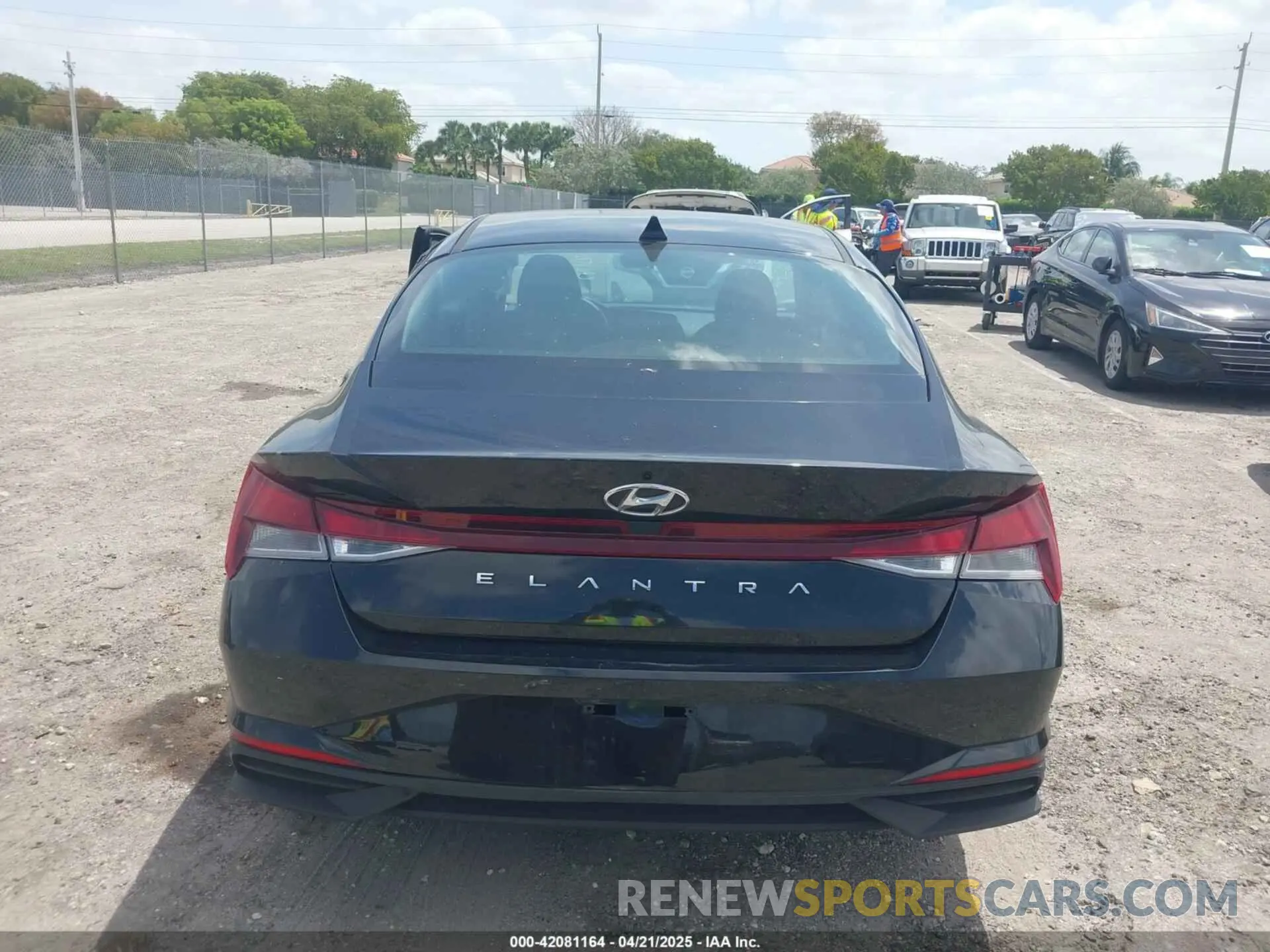 15 fotografías del automóvil dañado 5NPLL4AG8MH037152 HYUNDAI ELANTRA 2021