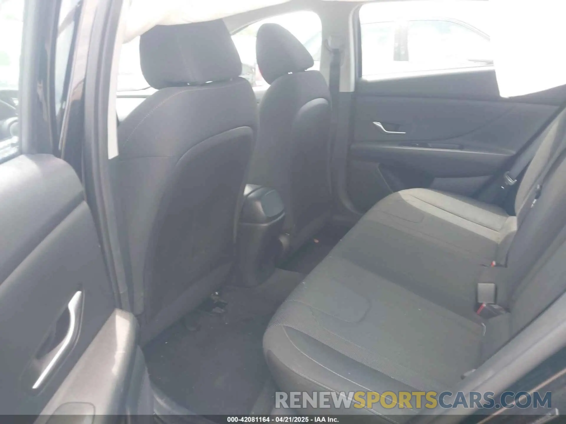8 fotografías del automóvil dañado 5NPLL4AG8MH037152 HYUNDAI ELANTRA 2021