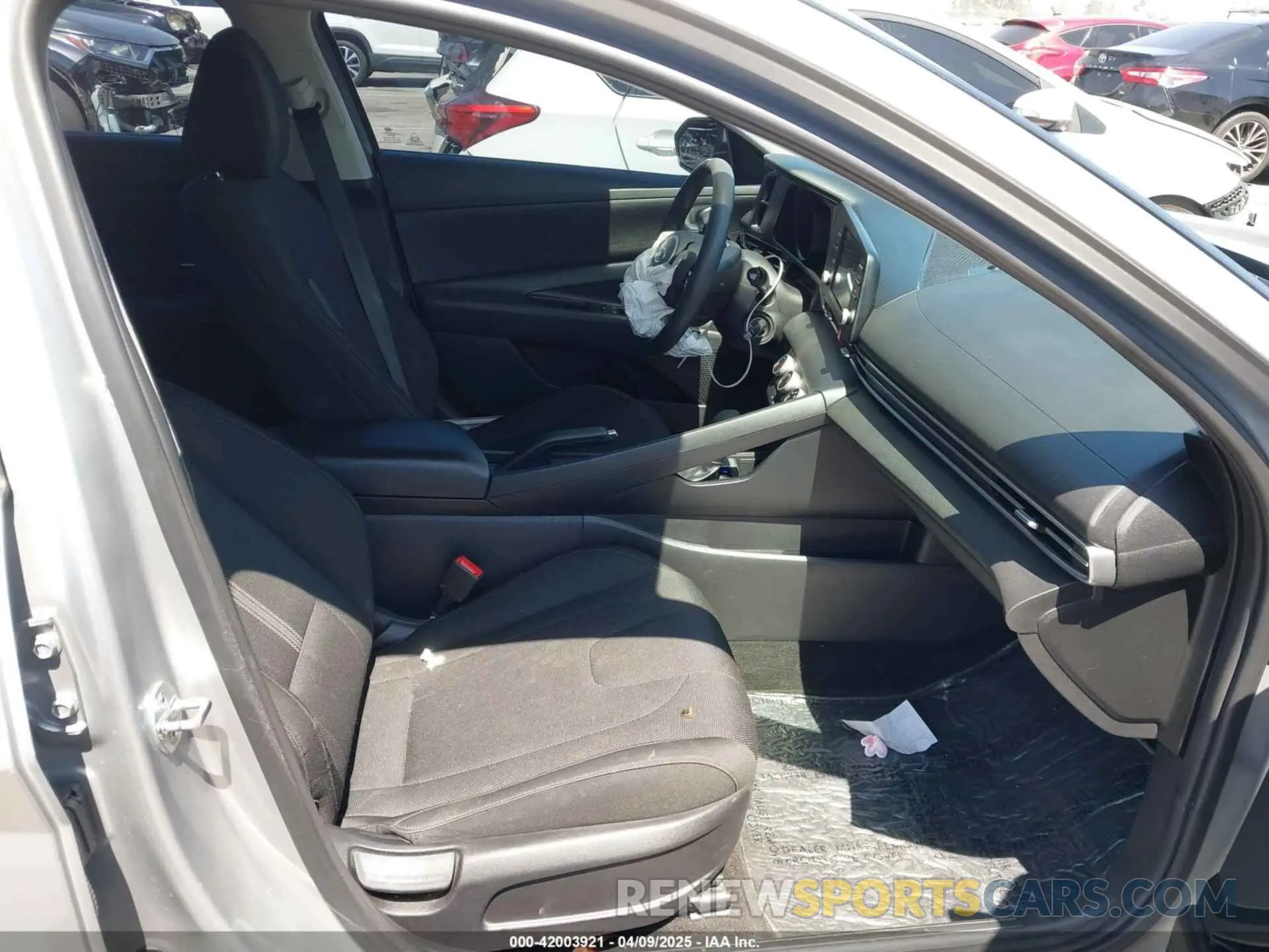 5 fotografías del automóvil dañado 5NPLL4AGXMH041042 HYUNDAI ELANTRA 2021