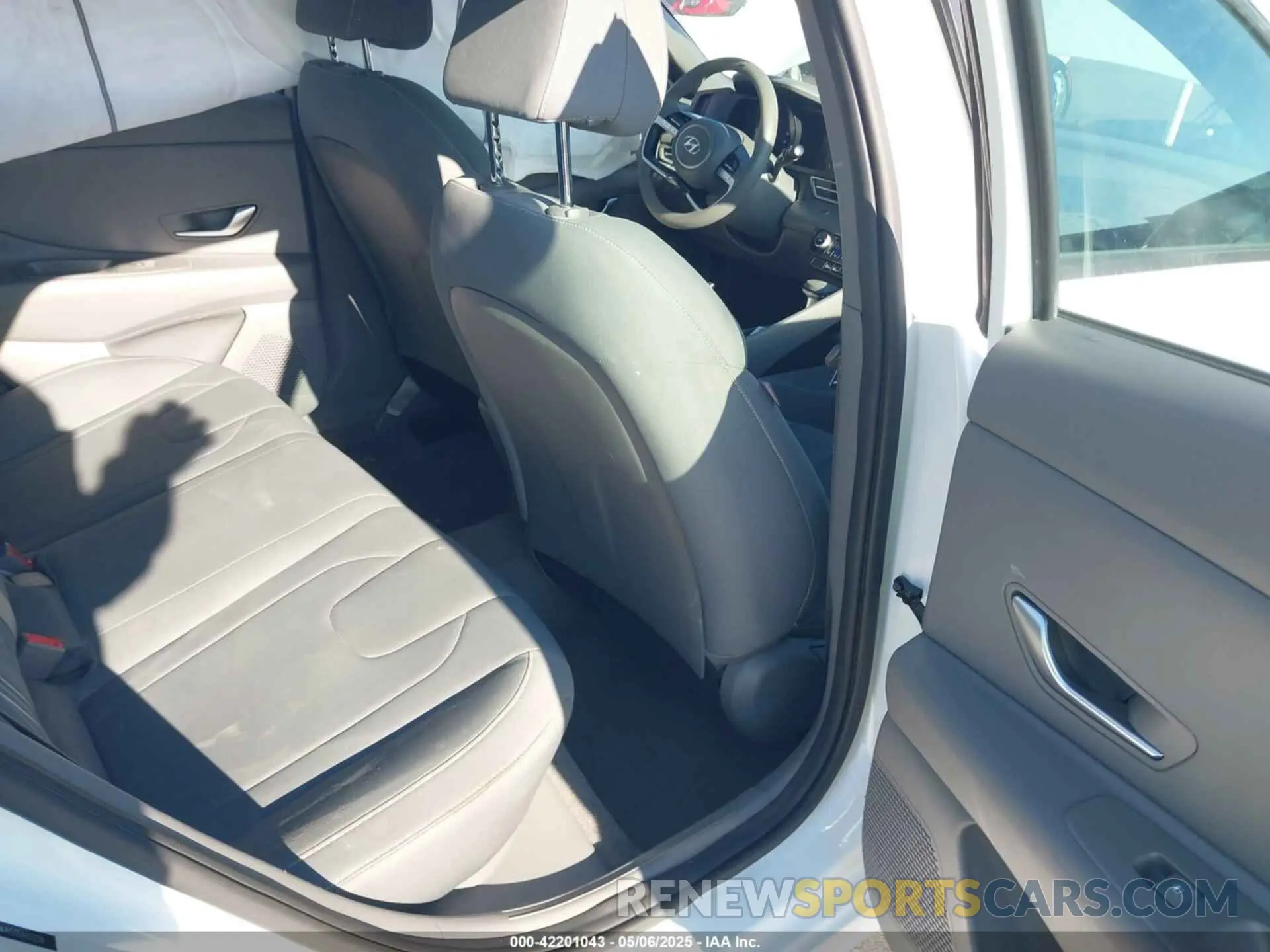 8 fotografías del automóvil dañado 5NPLM4AG0MH012114 HYUNDAI ELANTRA 2021