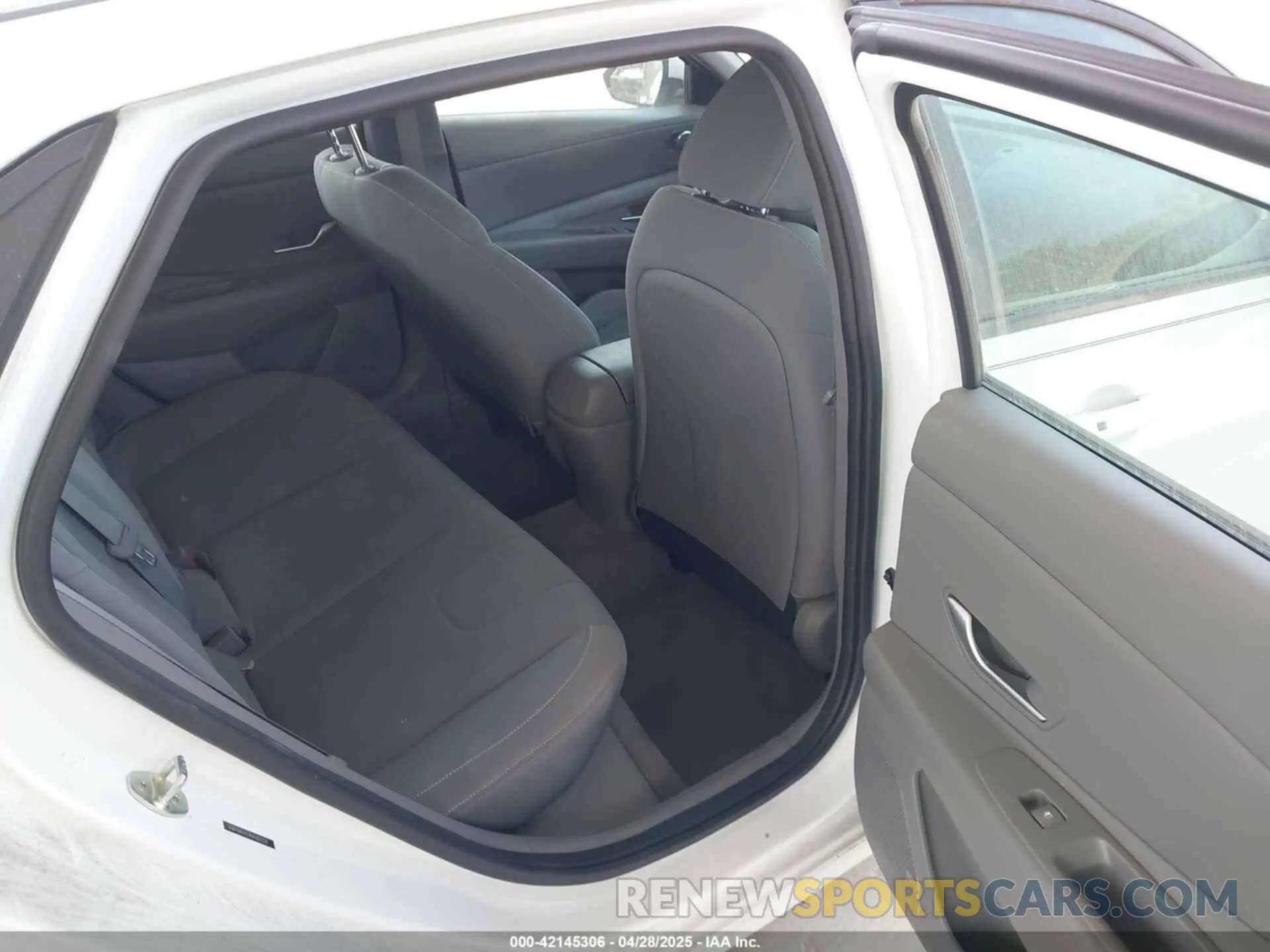 8 fotografías del automóvil dañado 5NPLM4AG1MH004328 HYUNDAI ELANTRA 2021