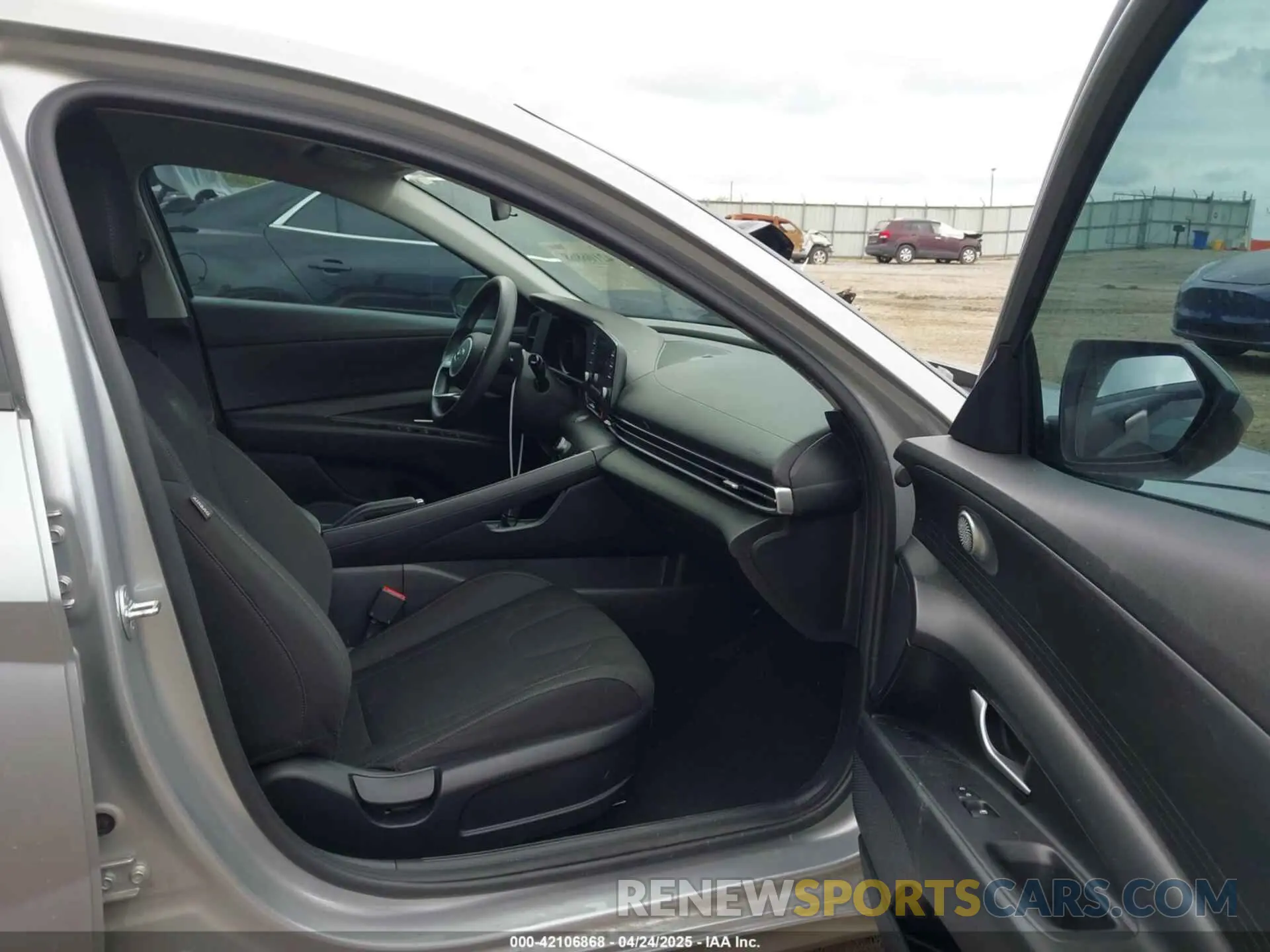 5 fotografías del automóvil dañado 5NPLM4AG1MH008475 HYUNDAI ELANTRA 2021