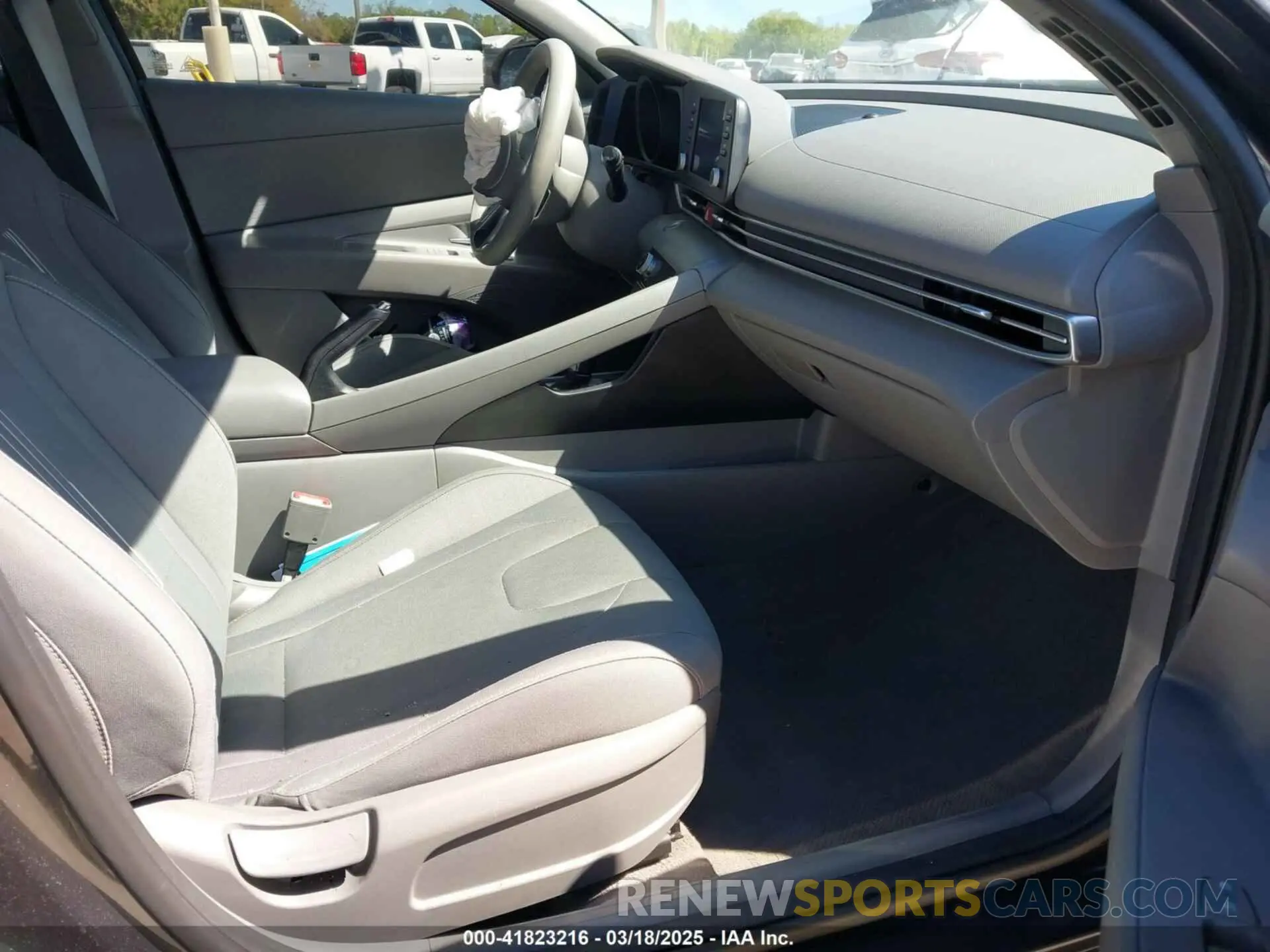 5 fotografías del automóvil dañado 5NPLM4AG1MH022084 HYUNDAI ELANTRA 2021