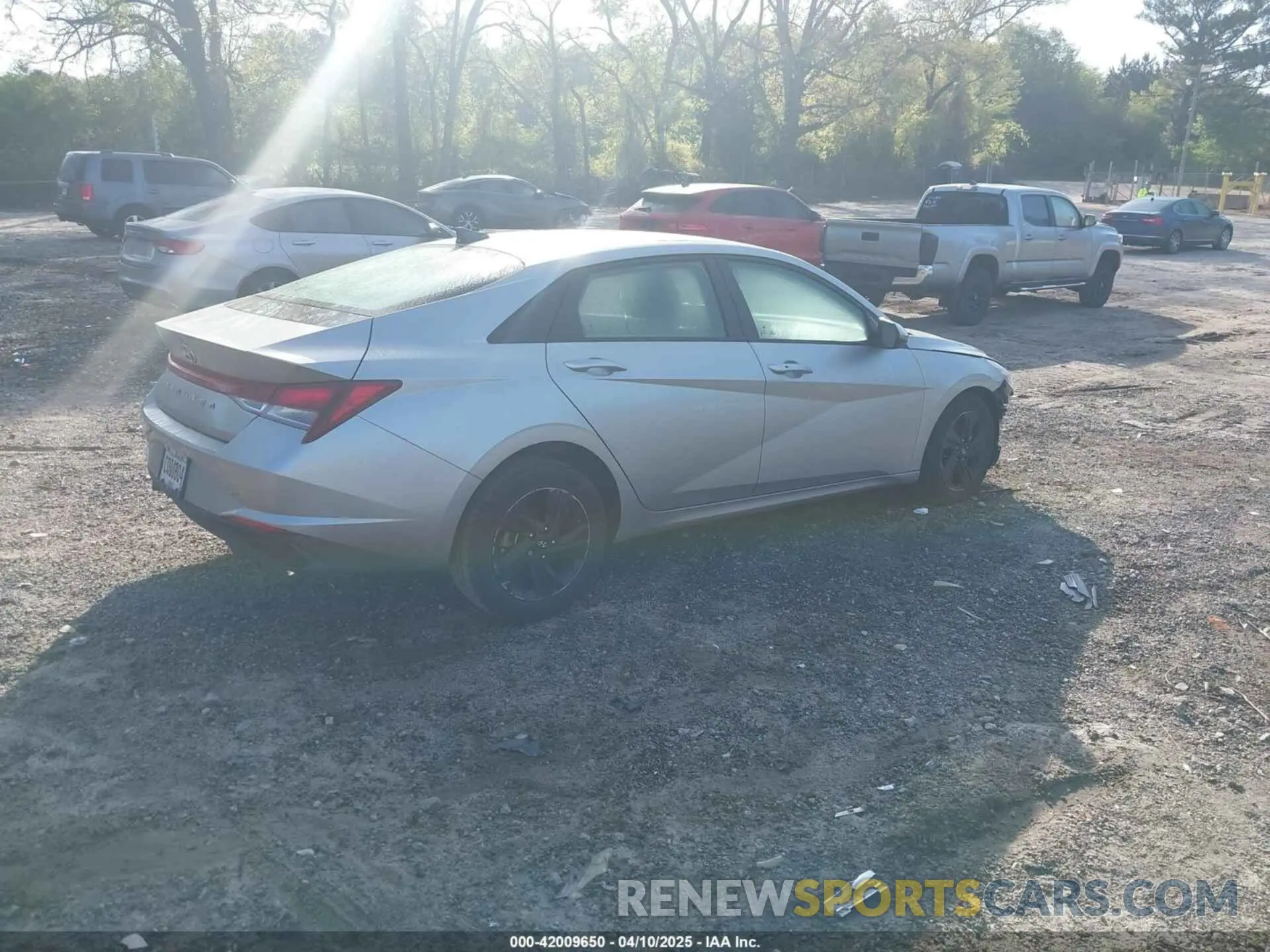 4 fotografías del automóvil dañado 5NPLM4AG2MH021557 HYUNDAI ELANTRA 2021