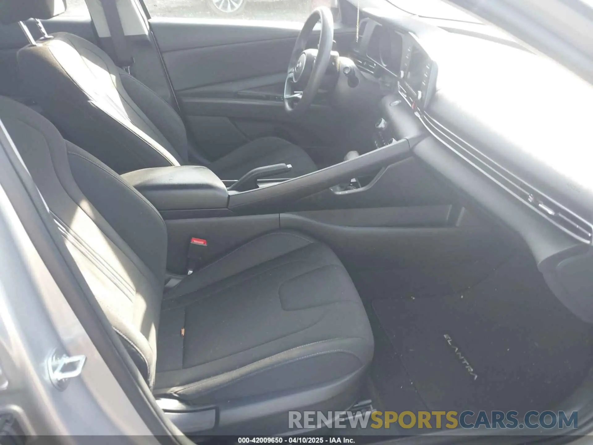 5 fotografías del automóvil dañado 5NPLM4AG2MH021557 HYUNDAI ELANTRA 2021
