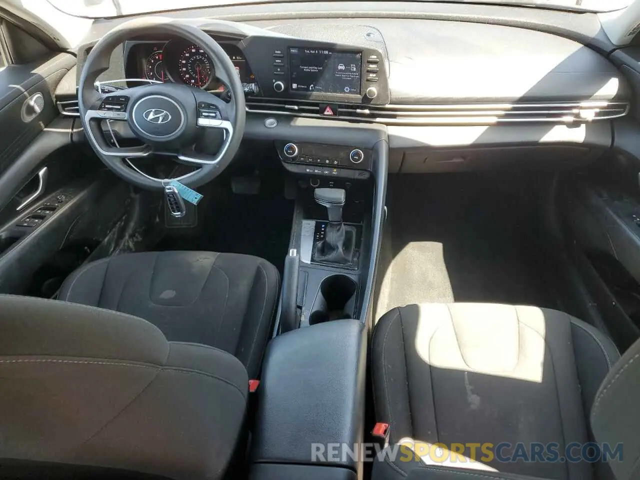 8 fotografías del automóvil dañado 5NPLM4AG4MH026162 HYUNDAI ELANTRA 2021