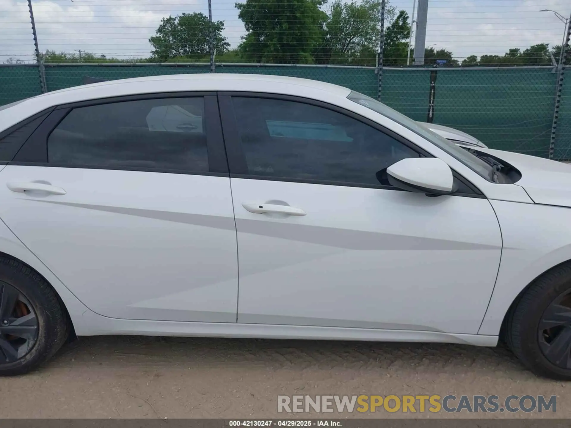 13 fotografías del automóvil dañado 5NPLM4AG6MH002610 HYUNDAI ELANTRA 2021