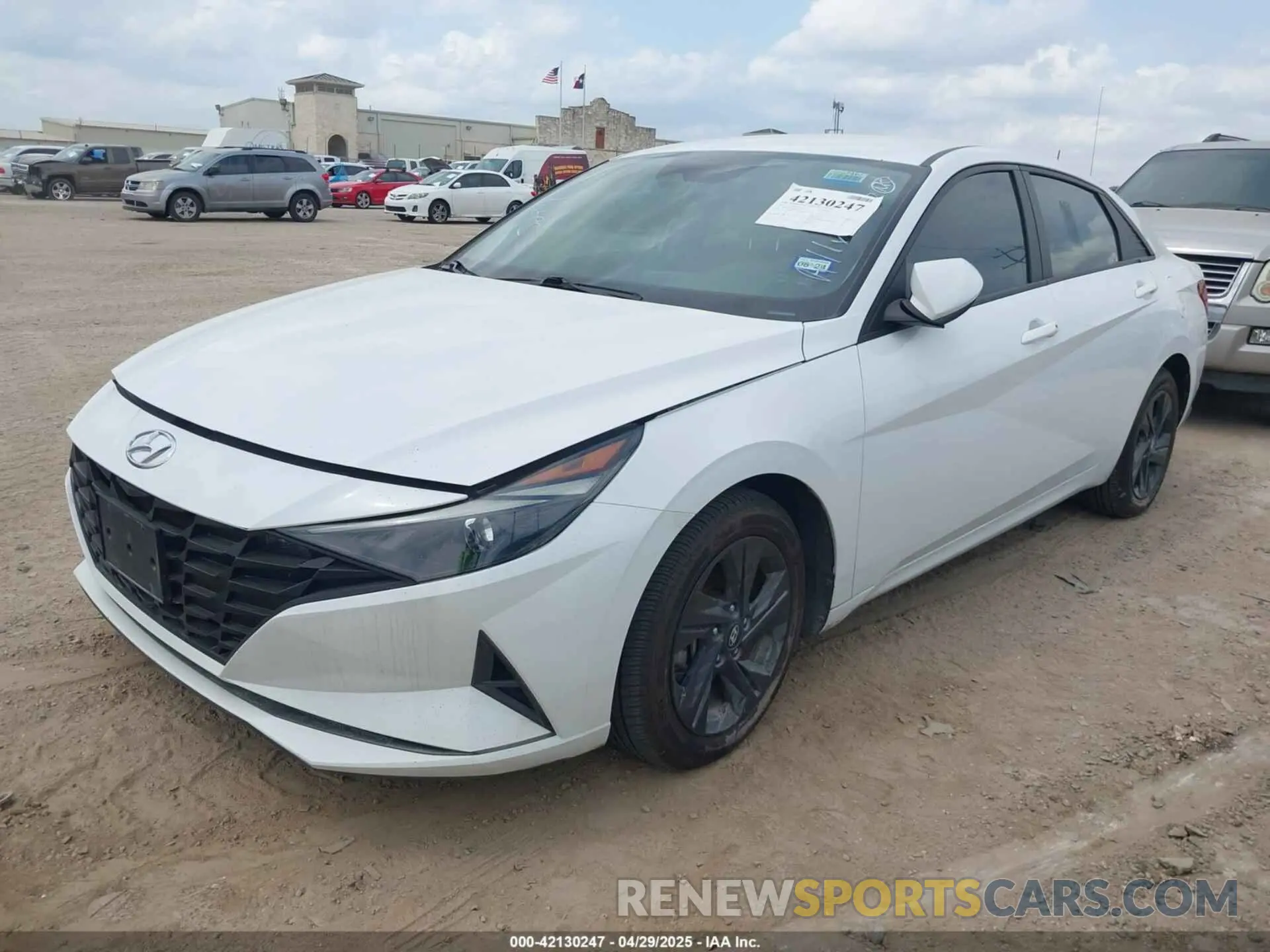 2 fotografías del automóvil dañado 5NPLM4AG6MH002610 HYUNDAI ELANTRA 2021