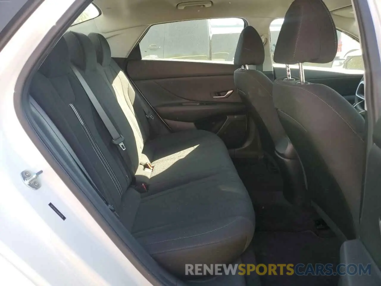 10 fotografías del automóvil dañado 5NPLM4AG6MH024705 HYUNDAI ELANTRA 2021