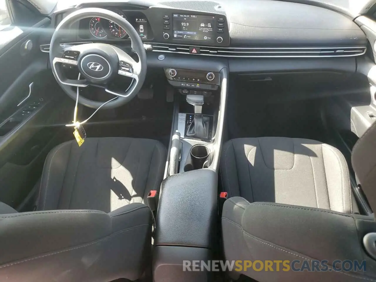 8 fotografías del automóvil dañado 5NPLM4AG6MH024705 HYUNDAI ELANTRA 2021
