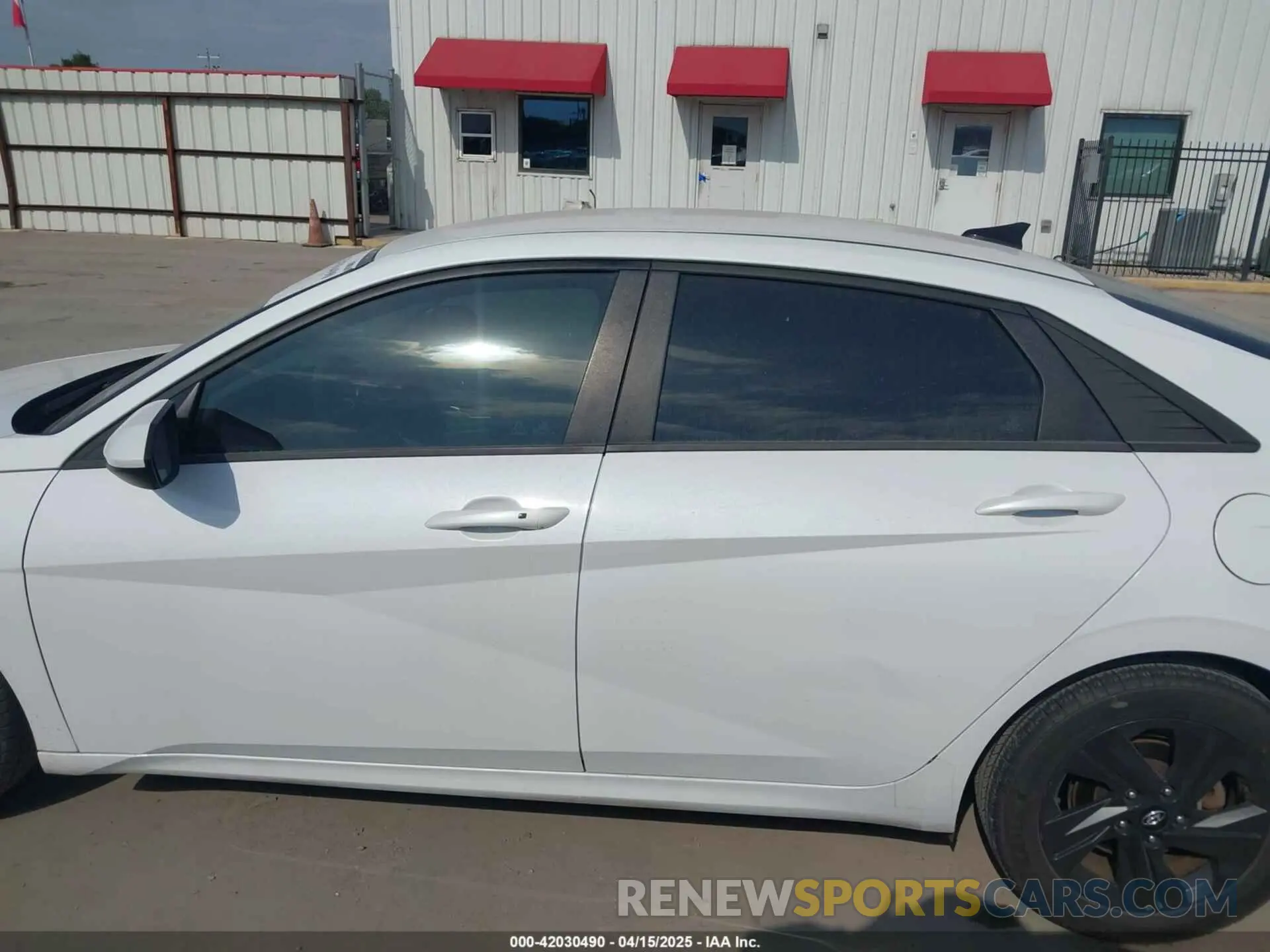 14 fotografías del automóvil dañado 5NPLM4AG6MH052410 HYUNDAI ELANTRA 2021