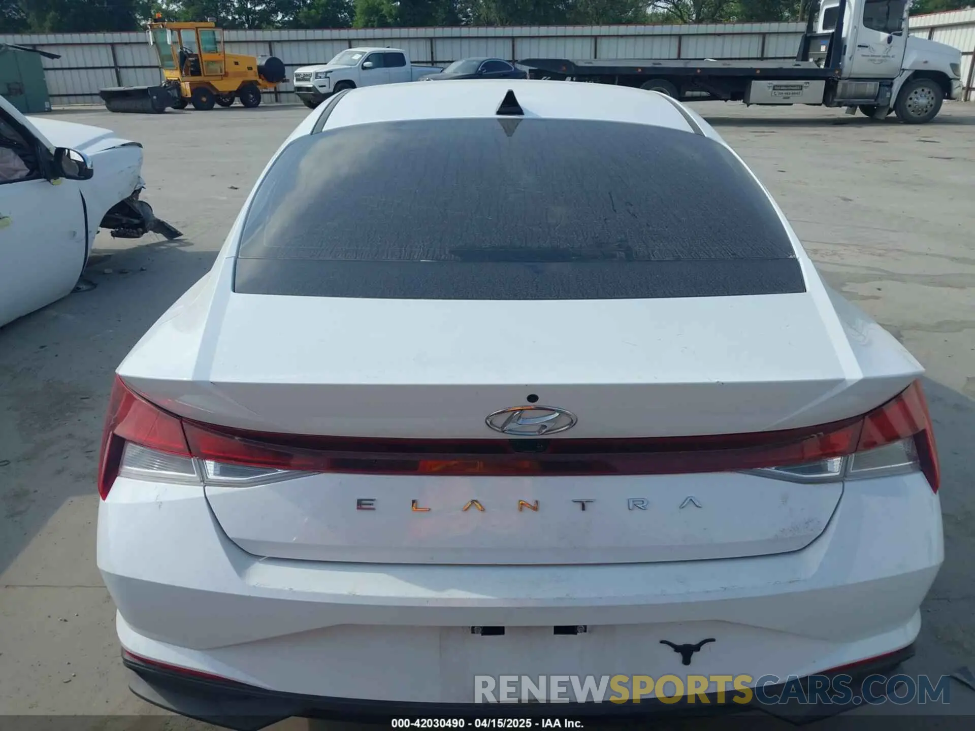 16 fotografías del automóvil dañado 5NPLM4AG6MH052410 HYUNDAI ELANTRA 2021