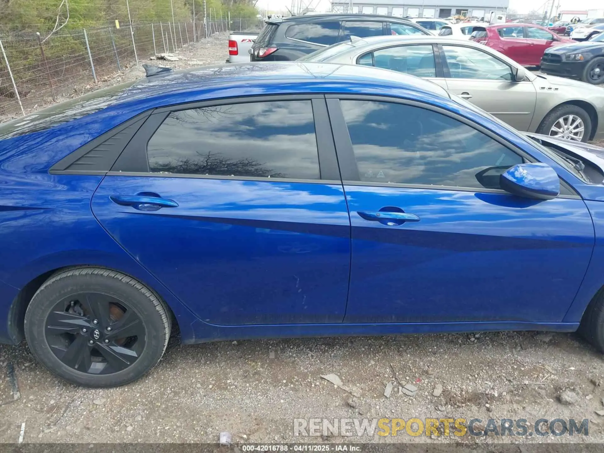 13 fotografías del automóvil dañado 5NPLM4AG7MH045336 HYUNDAI ELANTRA 2021