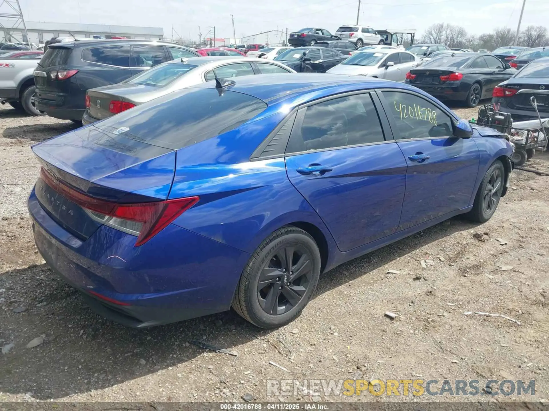 4 fotografías del automóvil dañado 5NPLM4AG7MH045336 HYUNDAI ELANTRA 2021