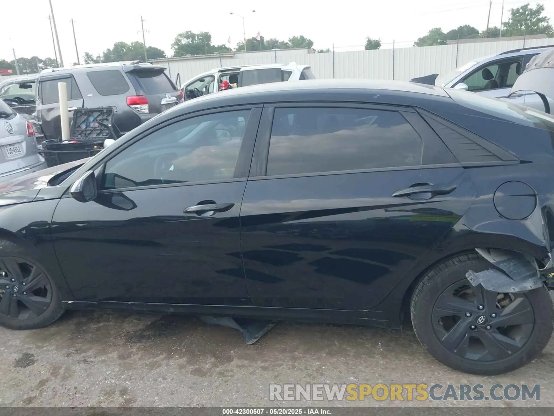 14 fotografías del automóvil dañado 5NPLM4AG8MH027833 HYUNDAI ELANTRA 2021