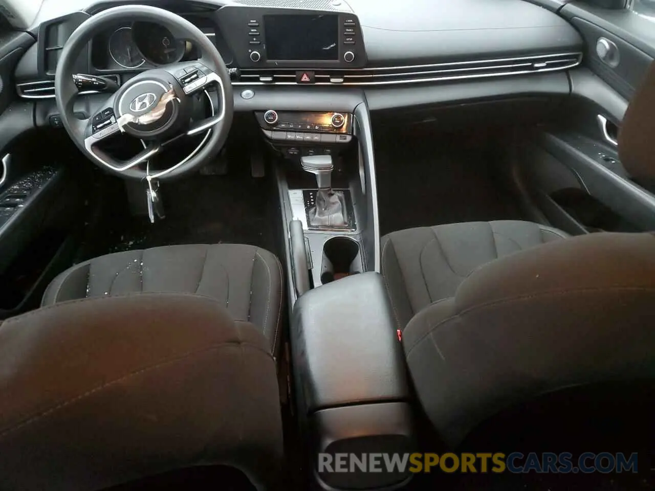 8 fotografías del automóvil dañado 5NPLM4AG9MH043880 HYUNDAI ELANTRA 2021
