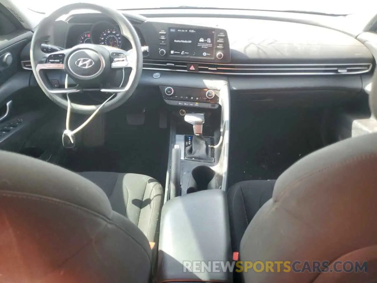 8 fotografías del automóvil dañado 5NPLM4AGXMH038834 HYUNDAI ELANTRA 2021