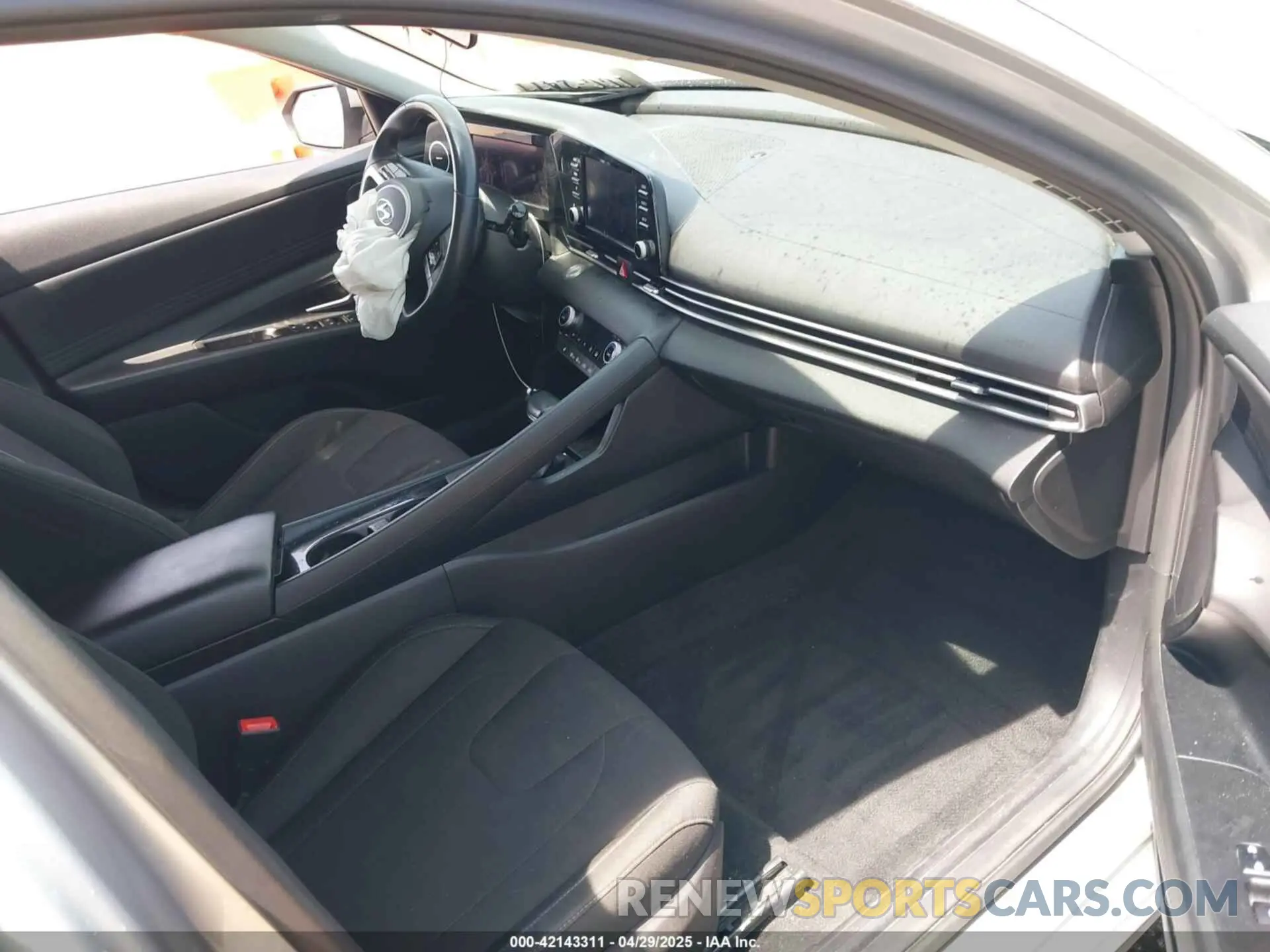 5 fotografías del automóvil dañado 5NPLN4AG1MH043336 HYUNDAI ELANTRA 2021