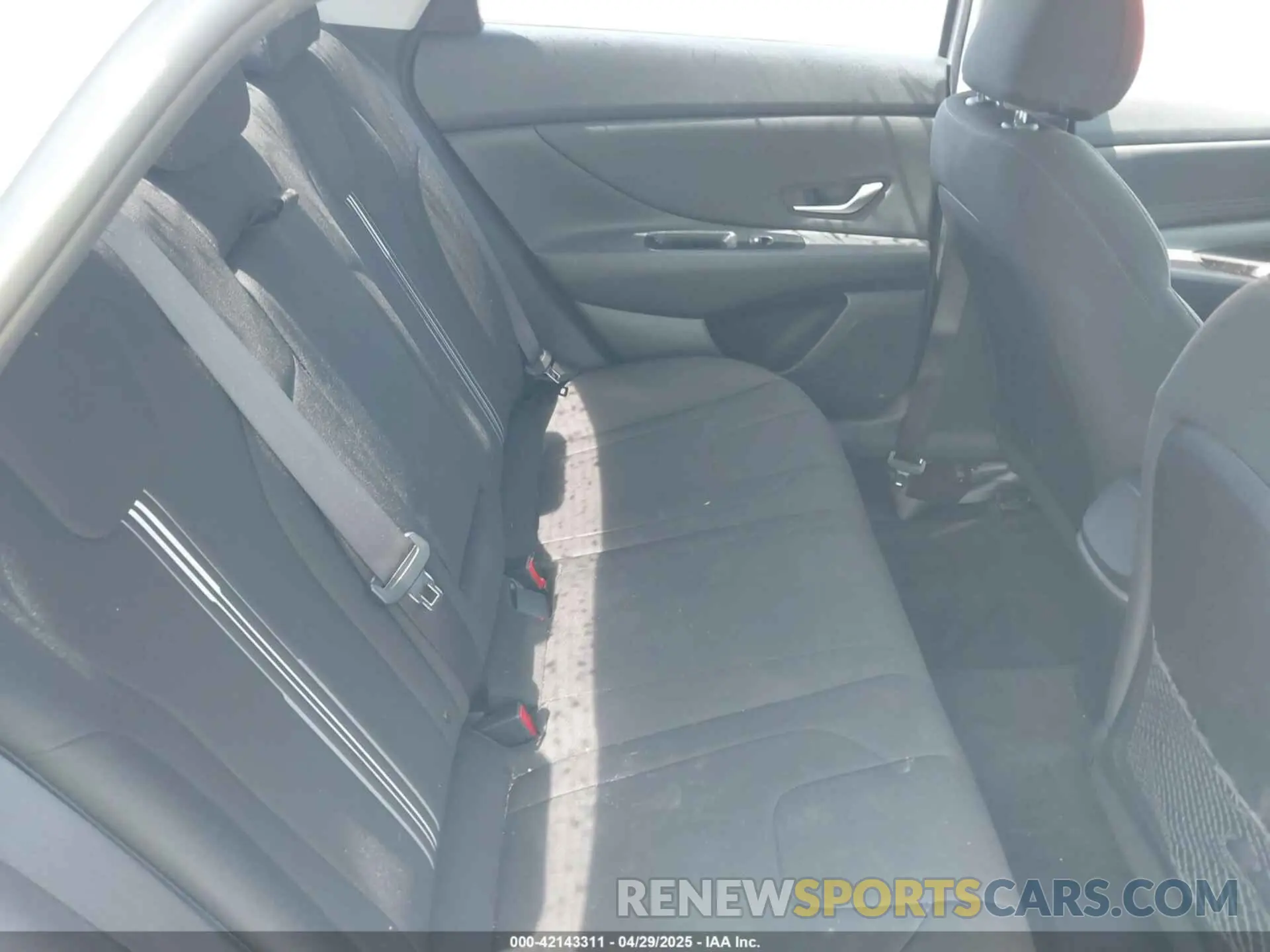 8 fotografías del automóvil dañado 5NPLN4AG1MH043336 HYUNDAI ELANTRA 2021