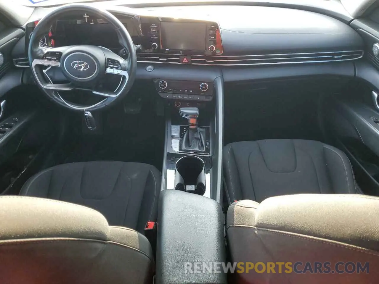 8 fotografías del automóvil dañado 5NPLS4AG0MH023524 HYUNDAI ELANTRA 2021