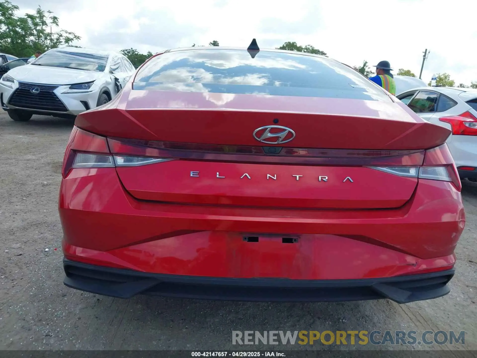 16 fotografías del automóvil dañado 5NPLS4AG3MH052015 HYUNDAI ELANTRA 2021