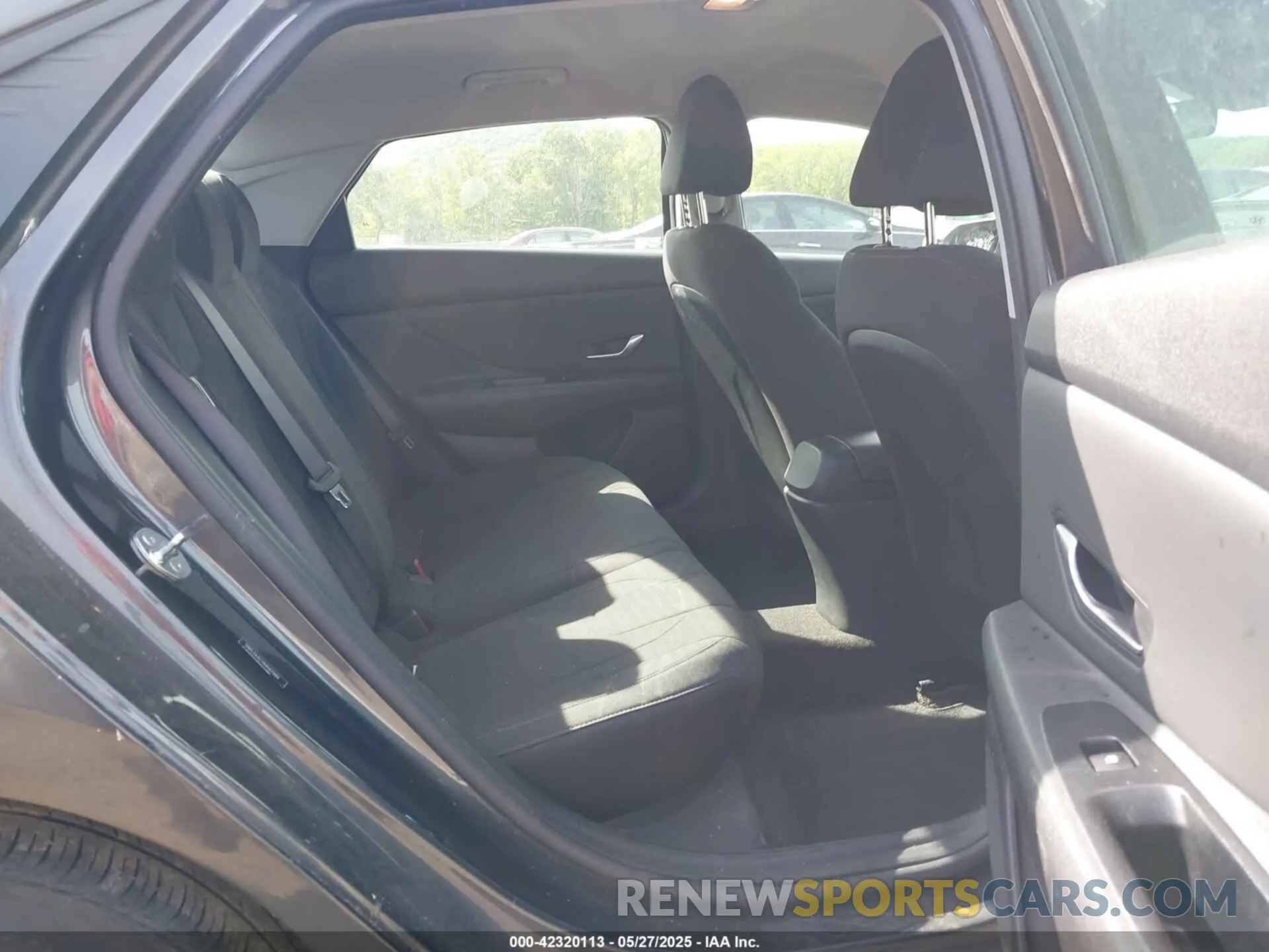 8 fotografías del automóvil dañado 5NPLS4AG9MH021884 HYUNDAI ELANTRA 2021