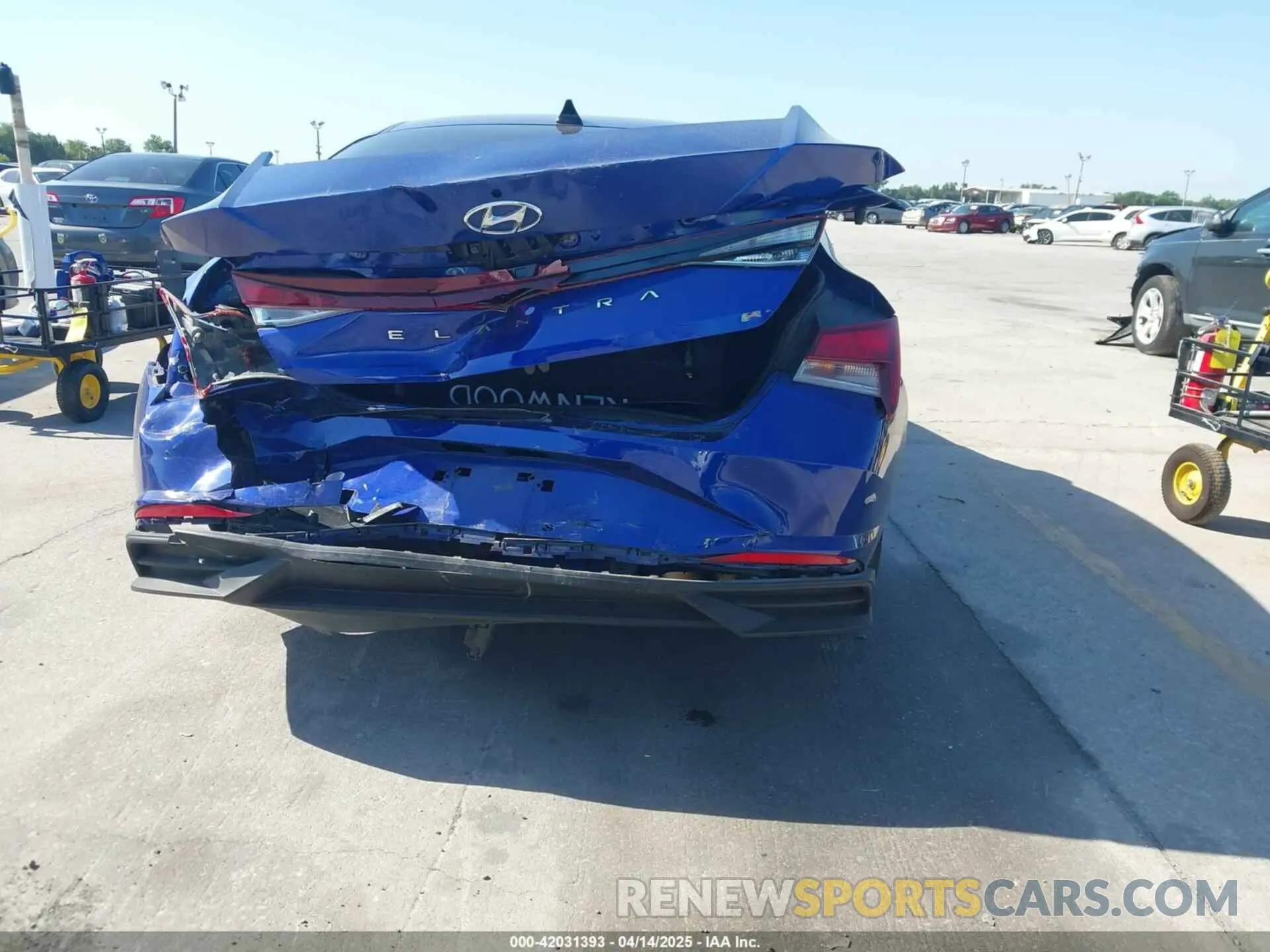 16 fotografías del automóvil dañado KMHLM4AG0MU111078 HYUNDAI ELANTRA 2021